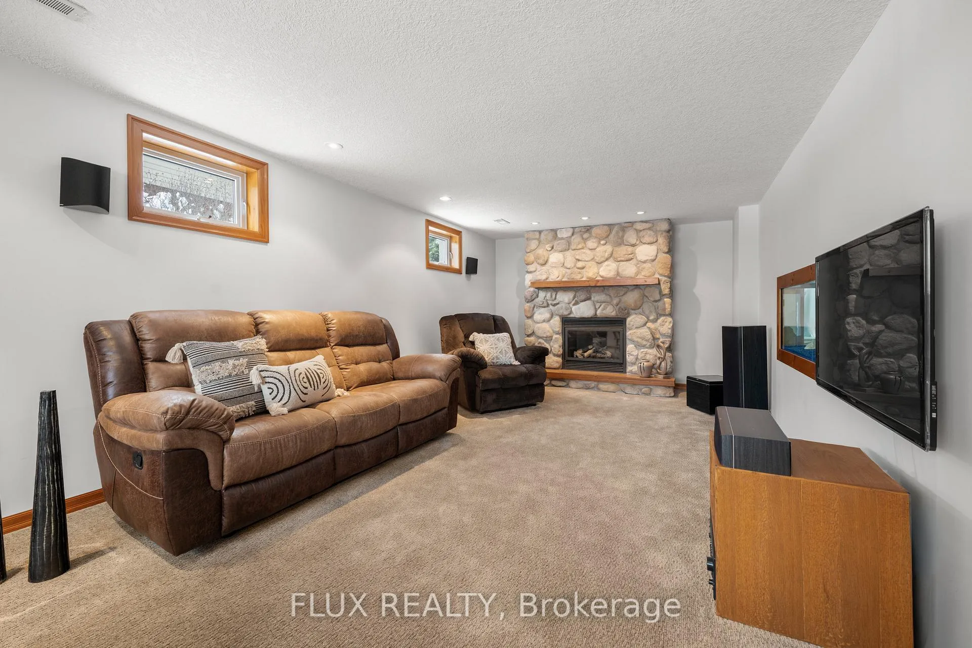 Photo 19 of 212 Winfield Avenue, Waterloo — HOMEH