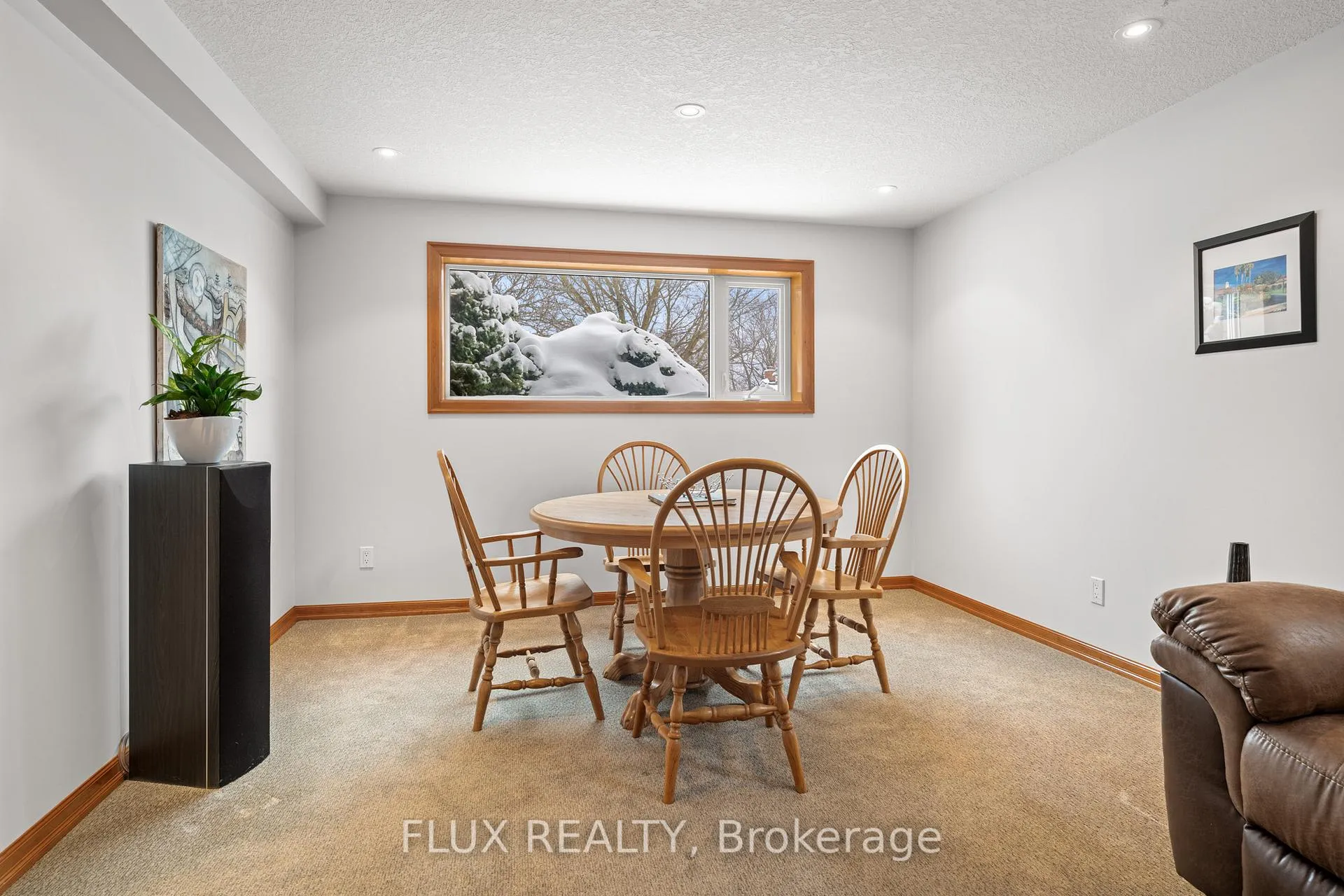 Photo 22 of 212 Winfield Avenue, Waterloo — HOMEH
