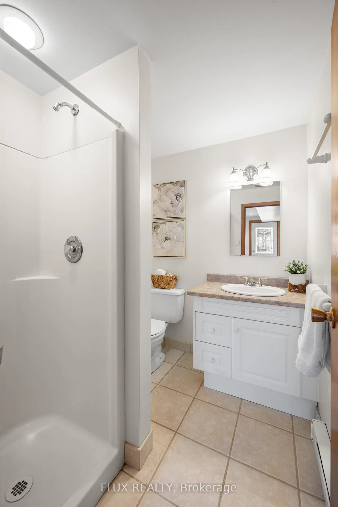 Photo 23 of 212 Winfield Avenue, Waterloo — HOMEH