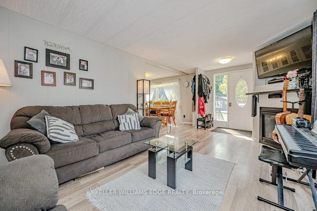 Photo 9 of 148 Maple Crescent, Hamilton, Rural Flamborough — HOMEH