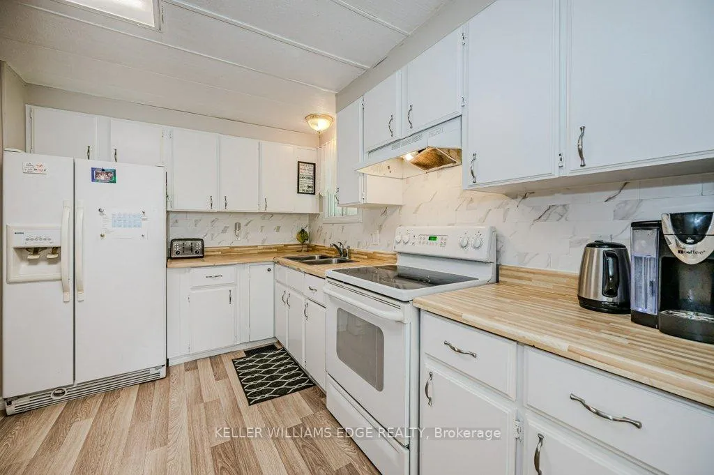 Photo 12 of 148 Maple Crescent, Hamilton, Rural Flamborough — HOMEH