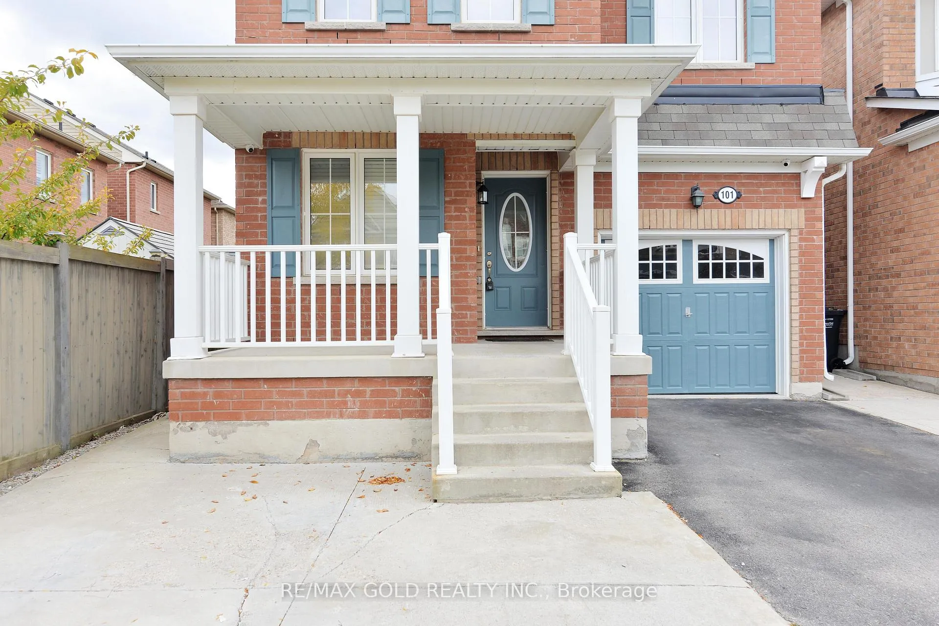 Photo 3 of 101 Miracle Trail, Brampton, Northwest Brampton — HOMEH