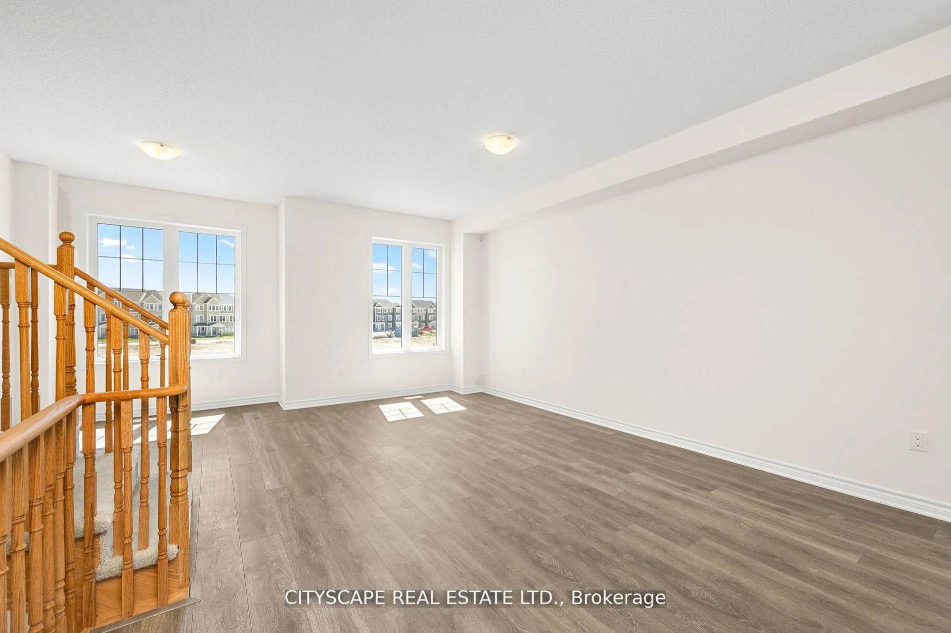 Photo 15 of 29 Sama Way, Wasaga Beach — HOMEH