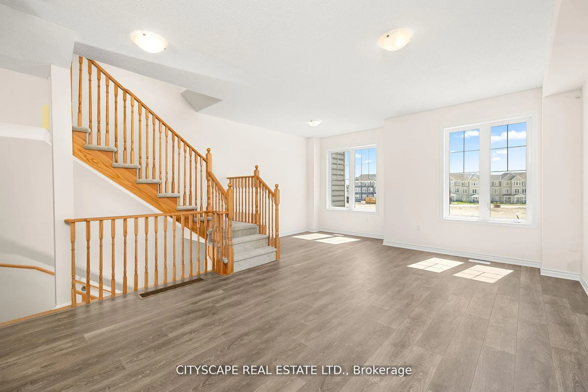 Photo 17 of 29 Sama Way, Wasaga Beach — HOMEH