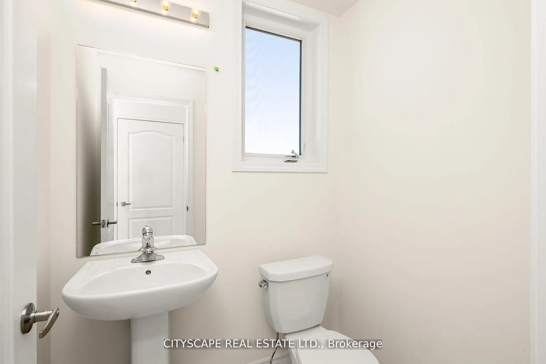 Photo 20 of 29 Sama Way, Wasaga Beach — HOMEH