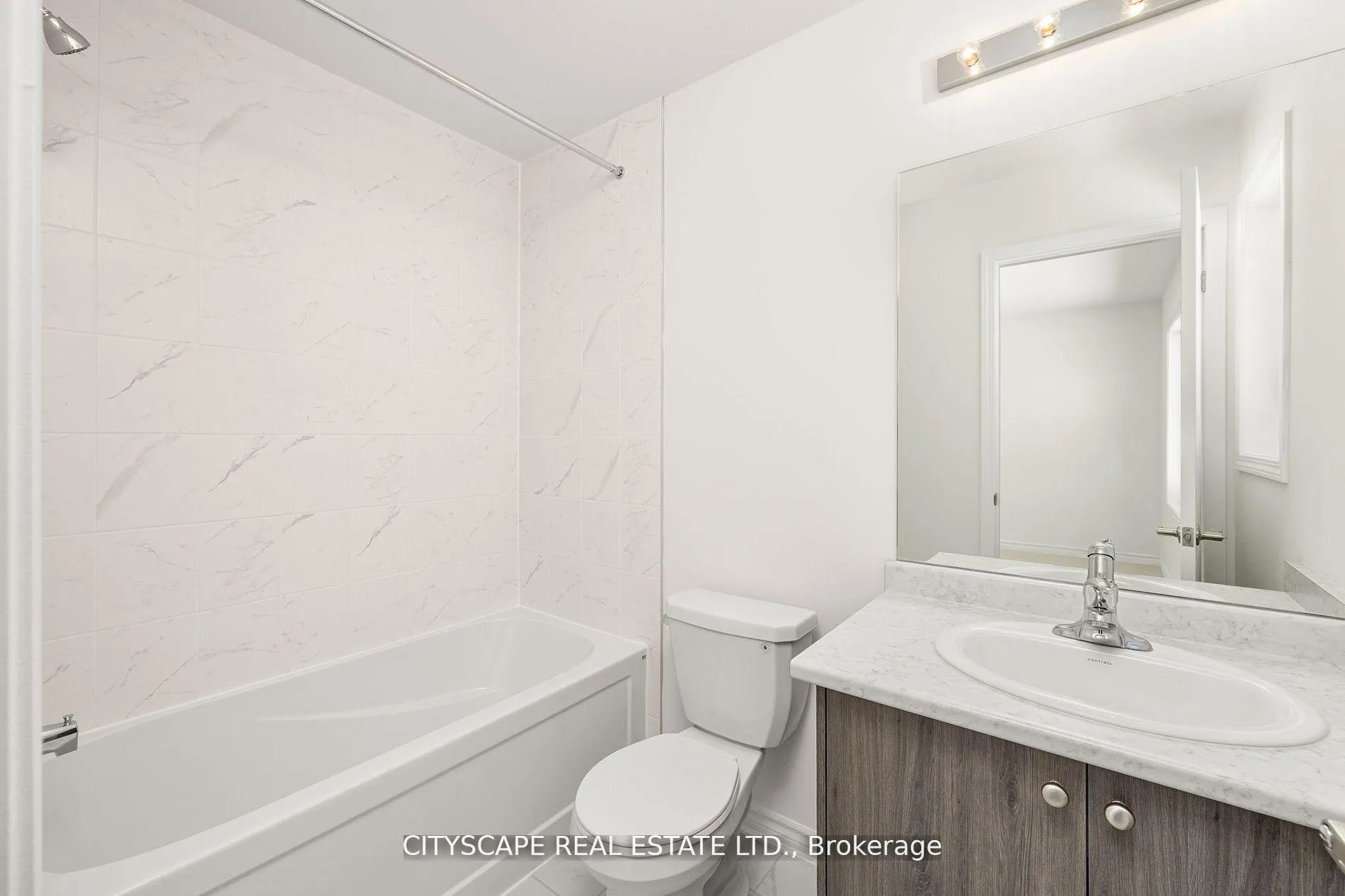 Photo 25 of 29 Sama Way, Wasaga Beach — HOMEH
