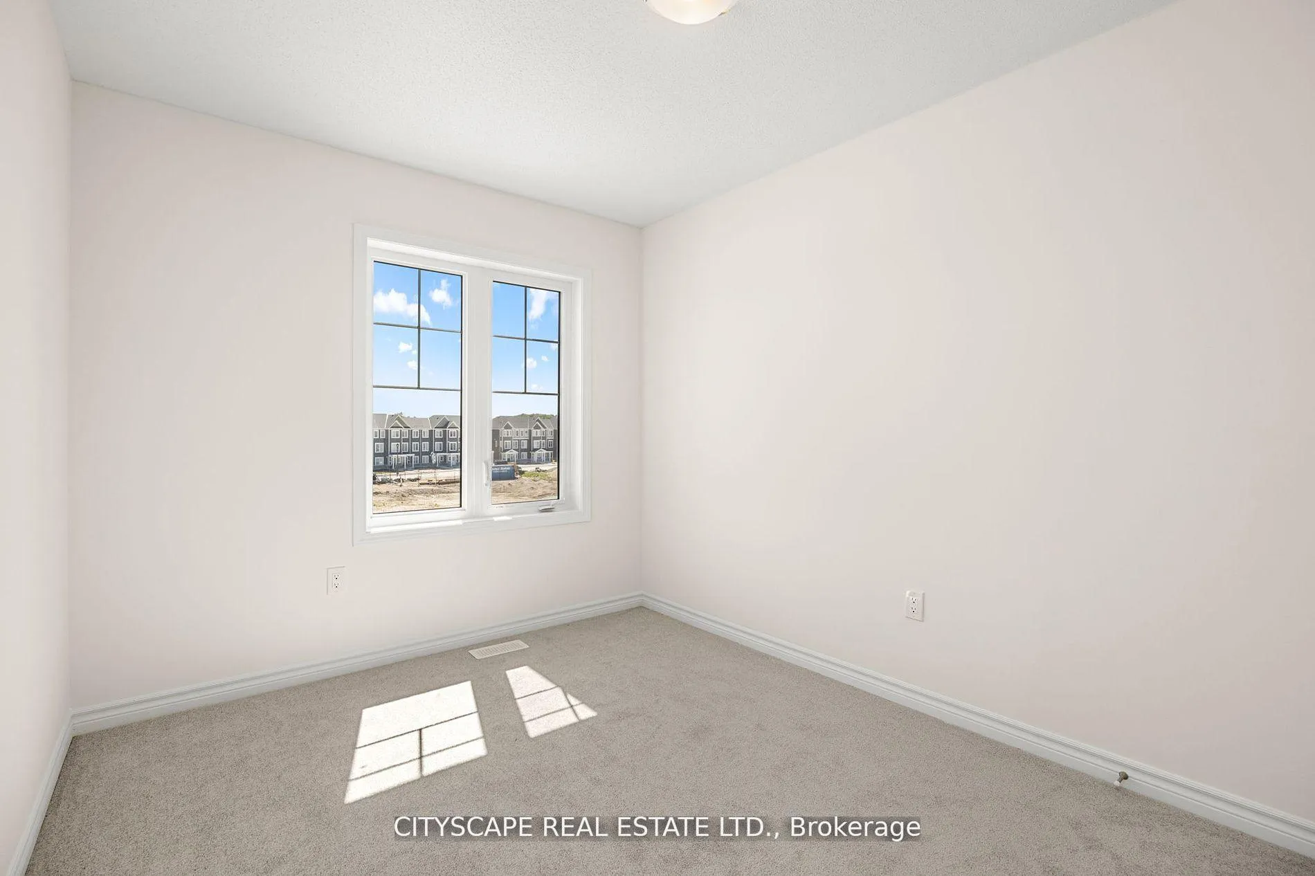 Photo 31 of 29 Sama Way, Wasaga Beach — HOMEH