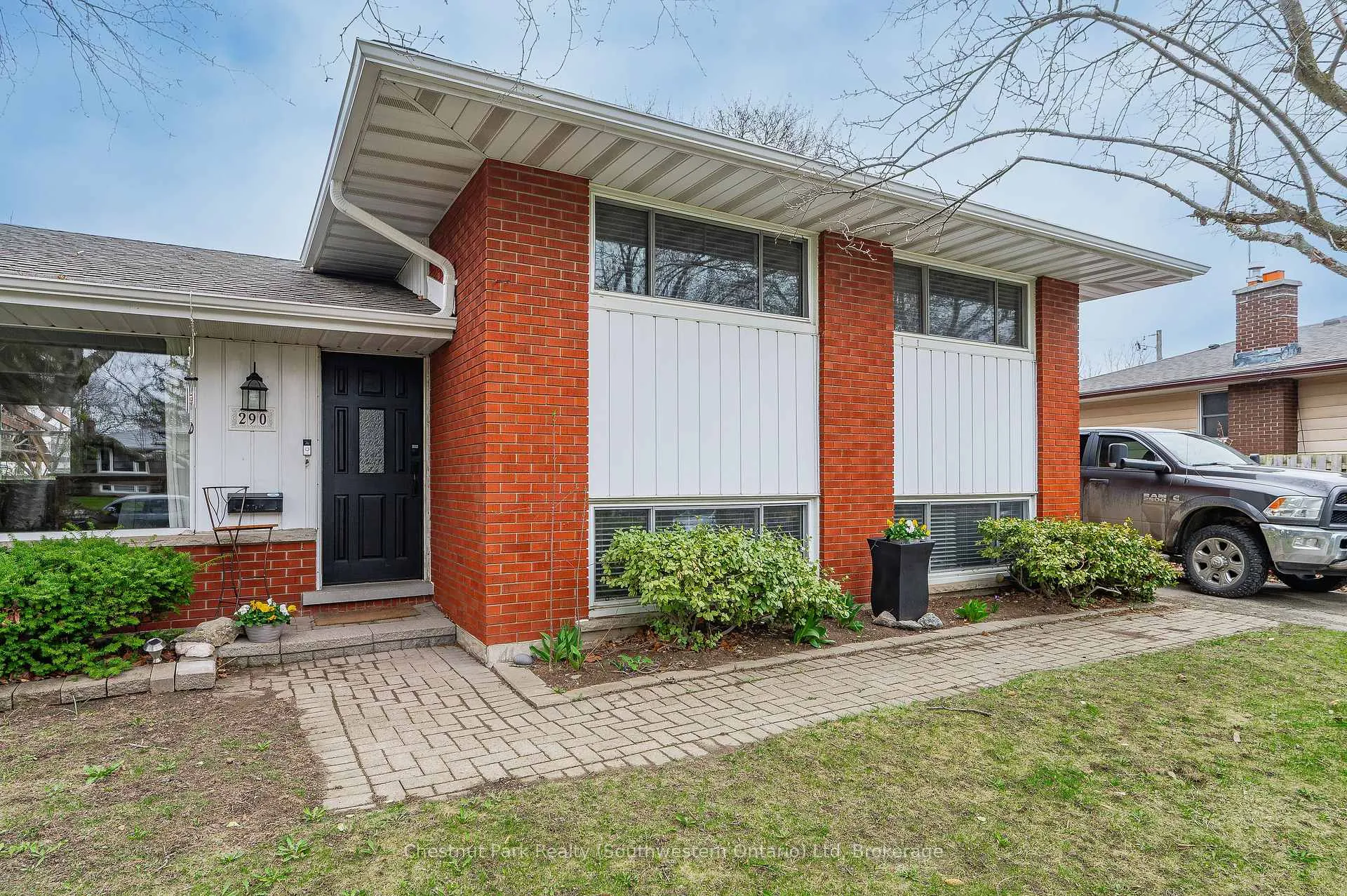 Photo 3 of 290 Langford Place, Waterloo — HOMEH