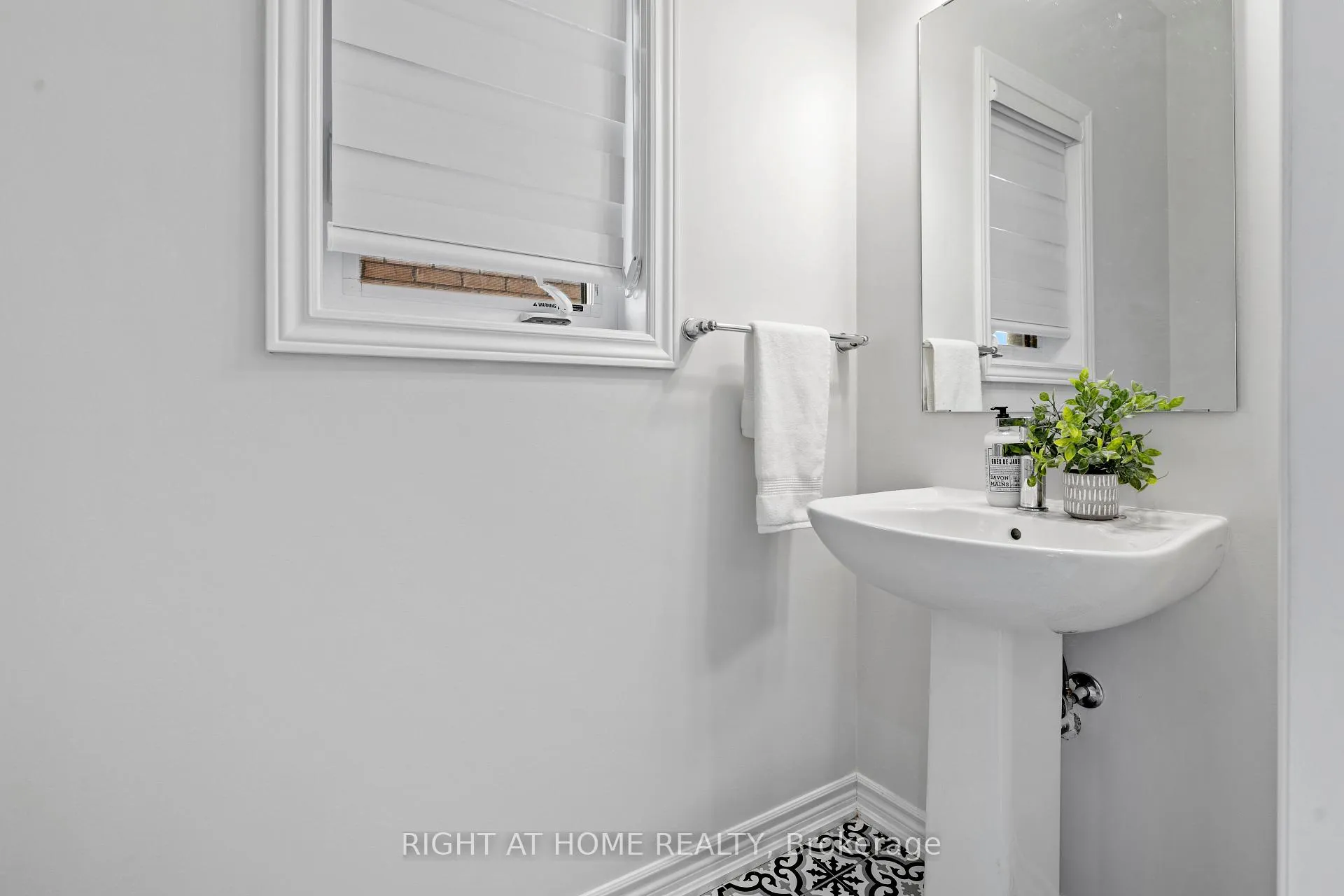 Photo 6 of 310 Stewart Street, Shelburne — HOMEH
