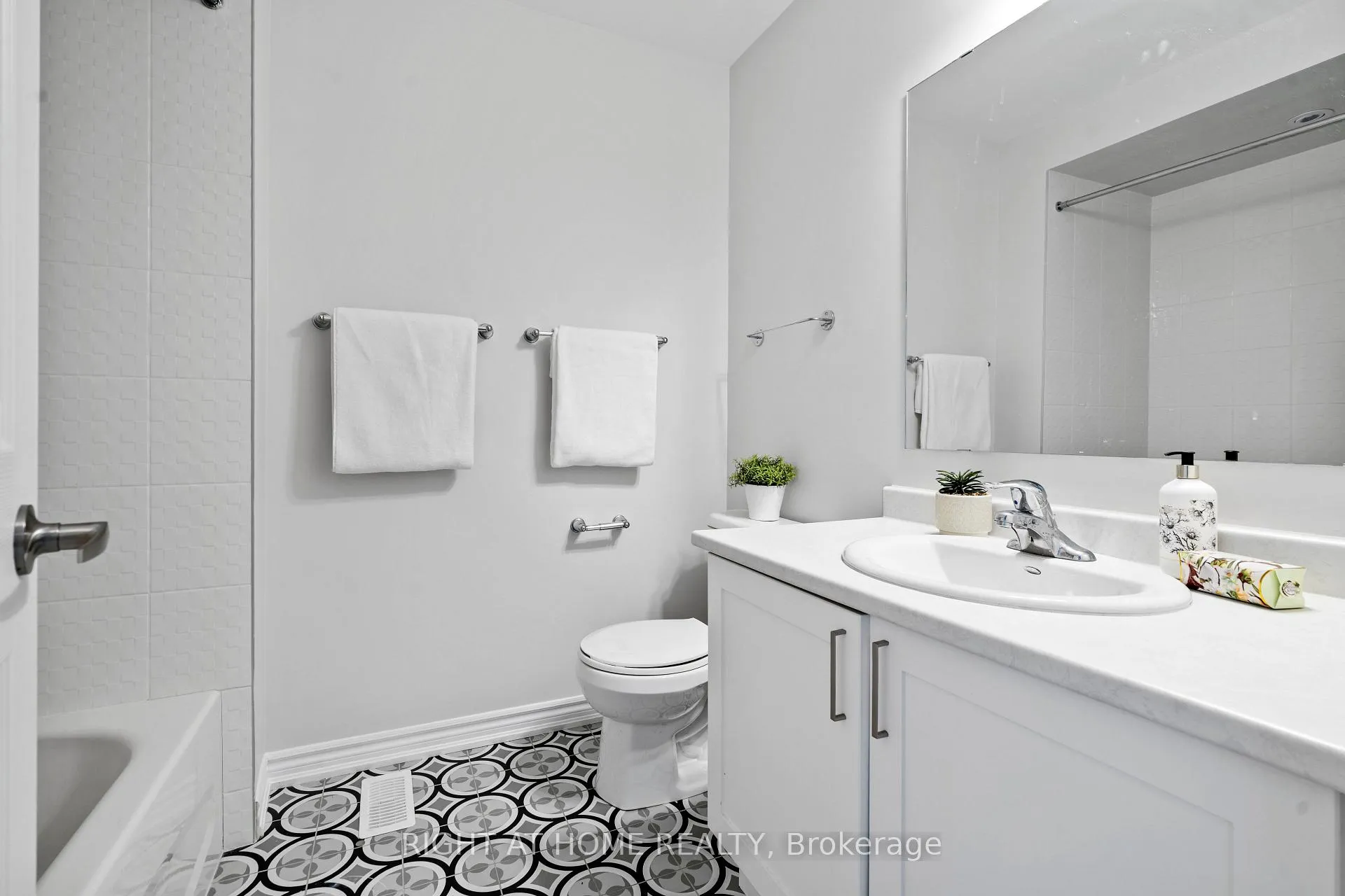 Photo 32 of 310 Stewart Street, Shelburne — HOMEH