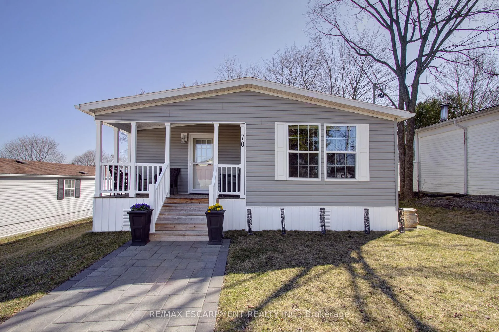 Photo 1 of 70 Park Lane, Hamilton, Rural Flamborough — HOMEH