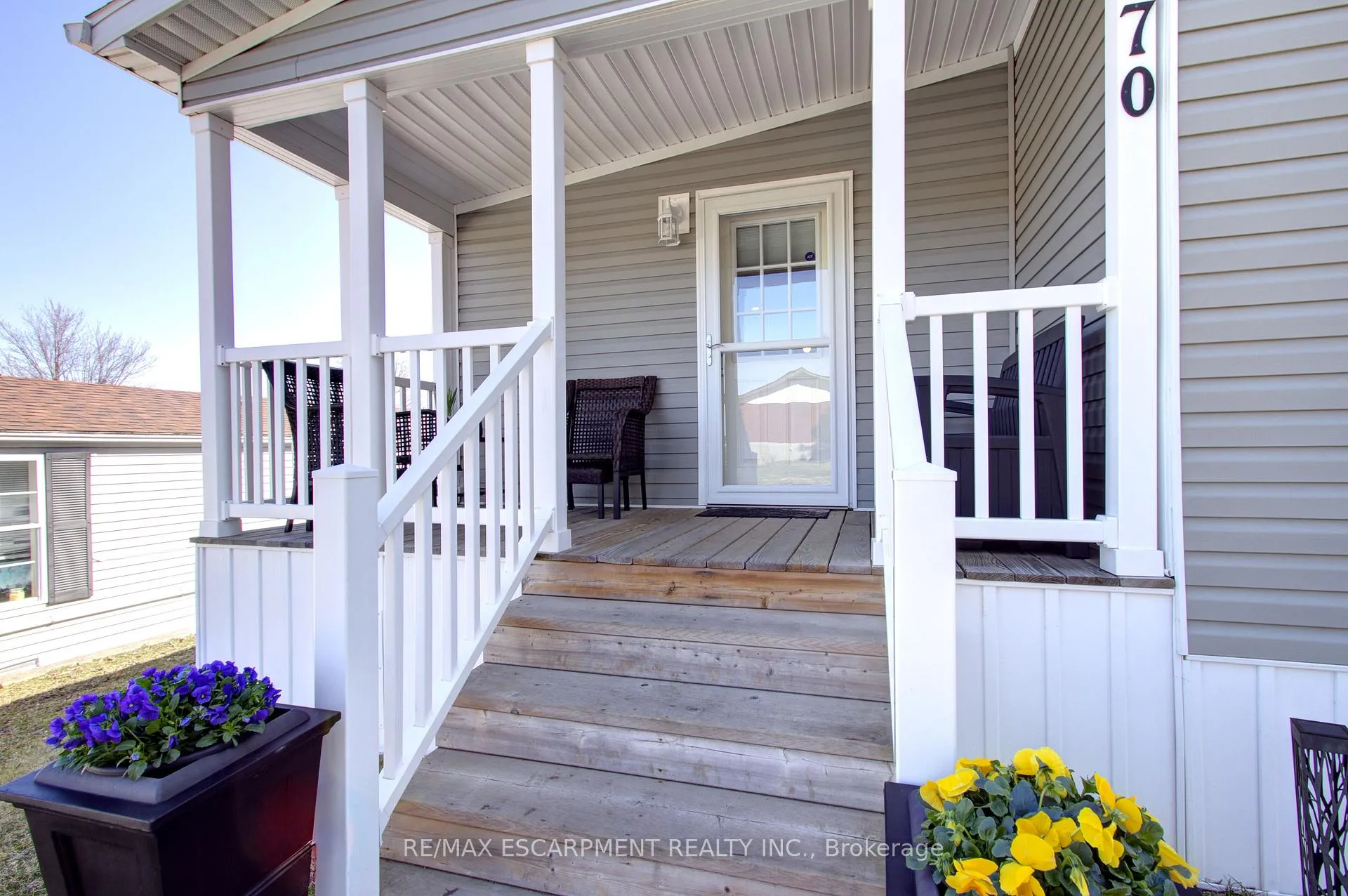 Photo 4 of 70 Park Lane, Hamilton, Rural Flamborough — HOMEH