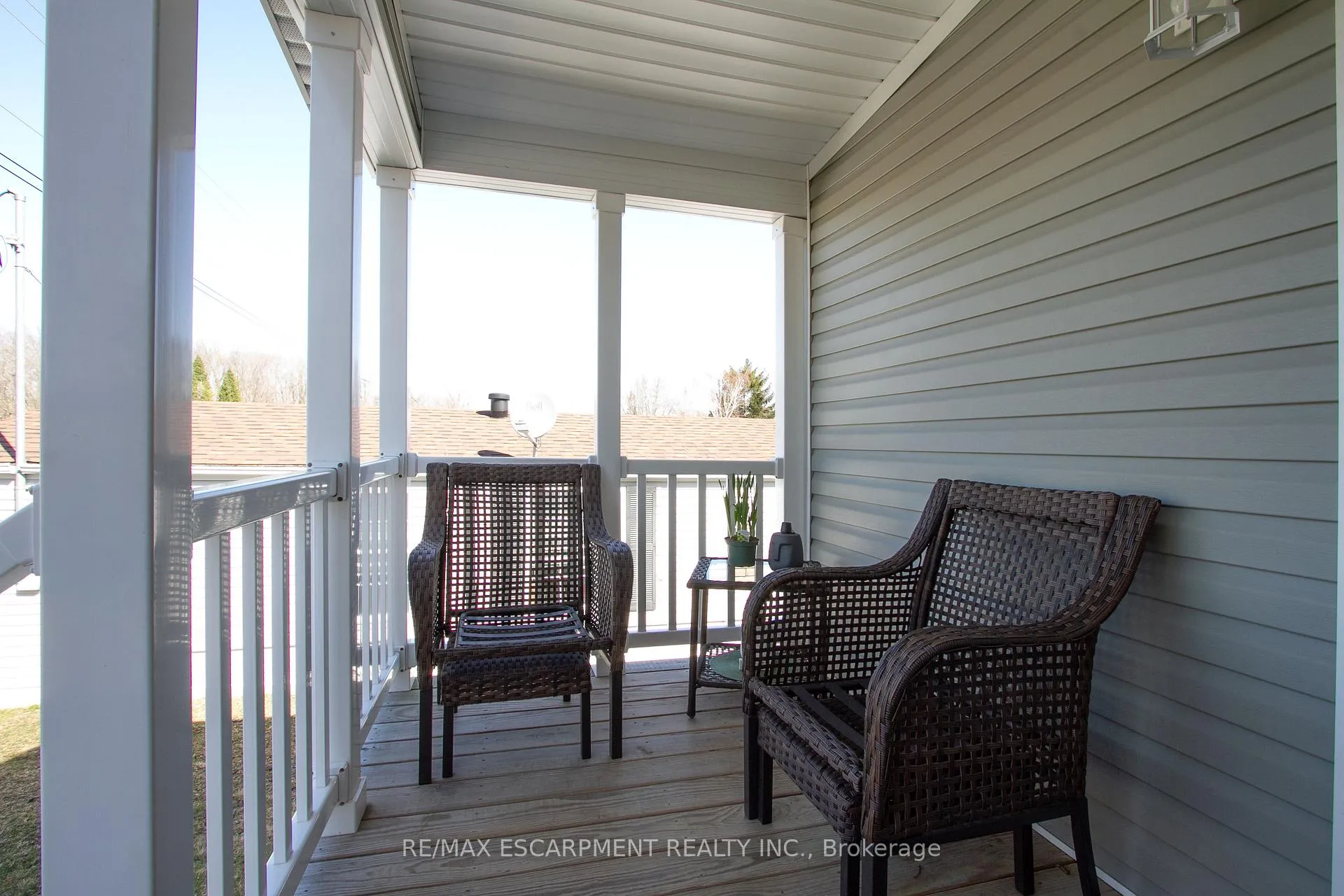 Photo 5 of 70 Park Lane, Hamilton, Rural Flamborough — HOMEH