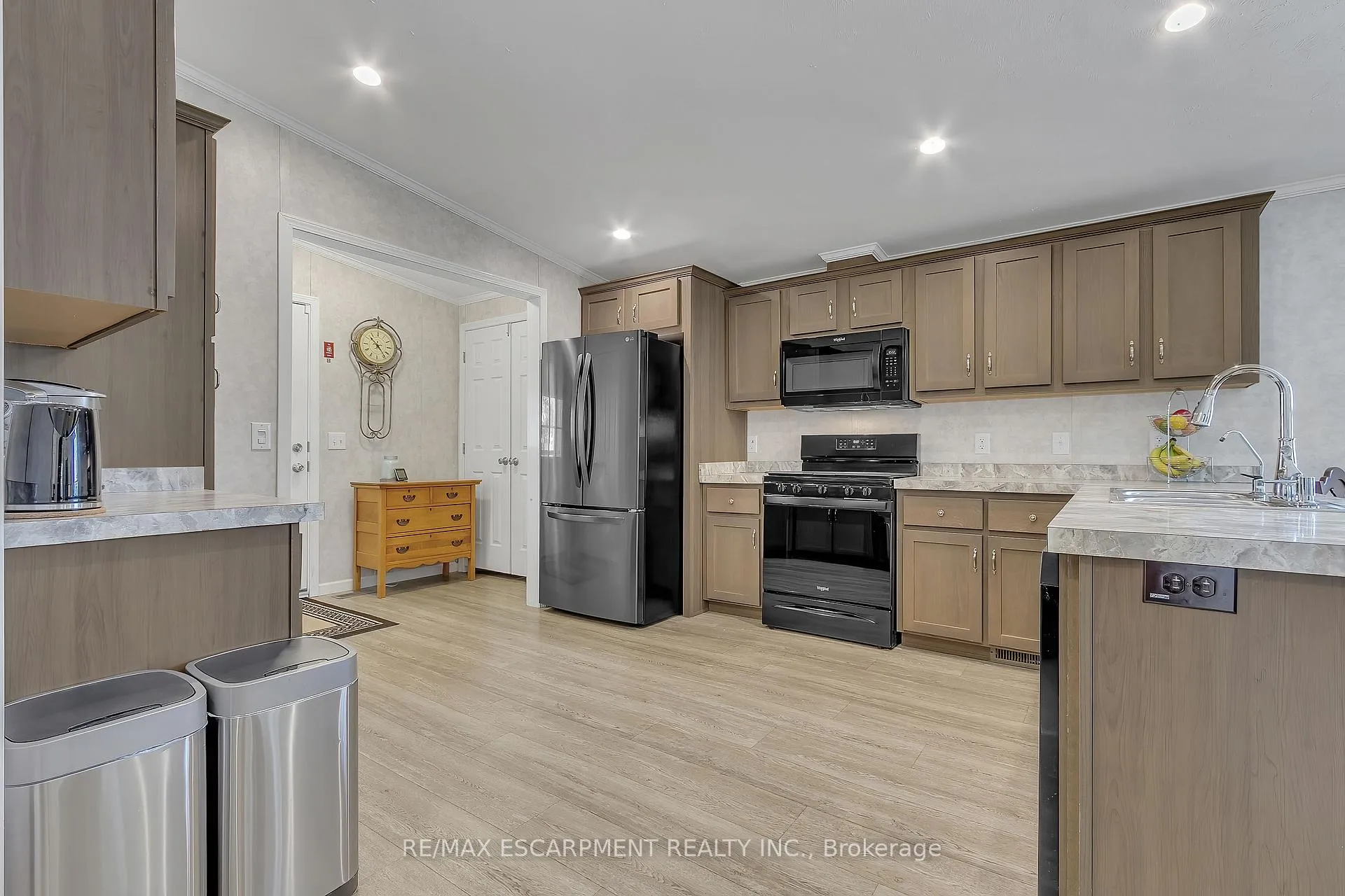 Photo 12 of 70 Park Lane, Hamilton, Rural Flamborough — HOMEH