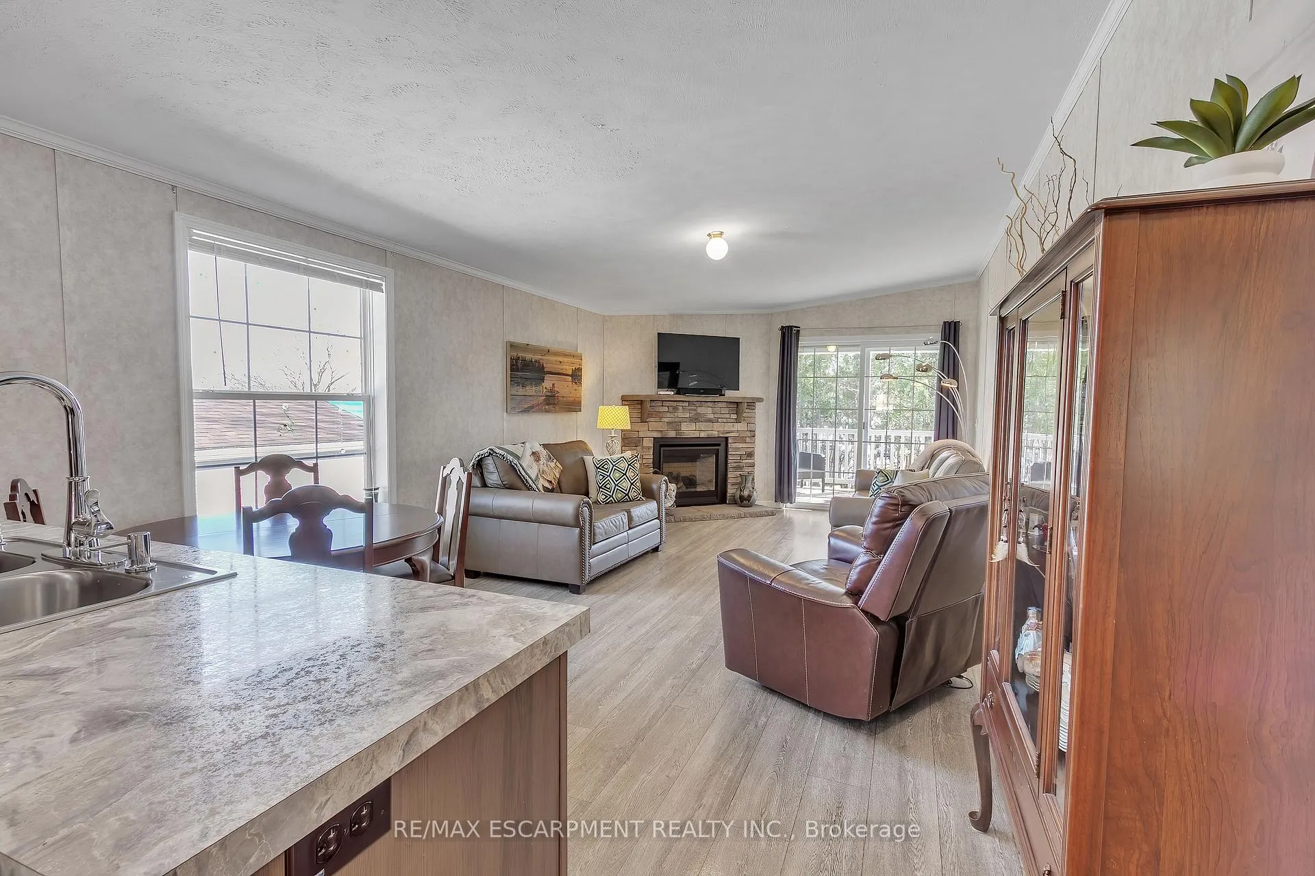 Photo 16 of 70 Park Lane, Hamilton, Rural Flamborough — HOMEH
