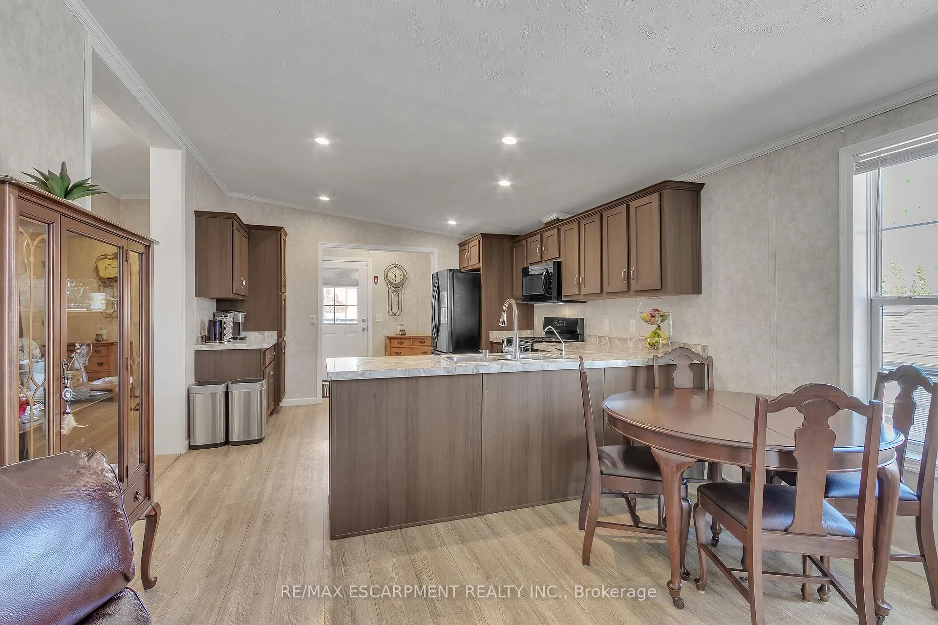 Photo 24 of 70 Park Lane, Hamilton, Rural Flamborough — HOMEH