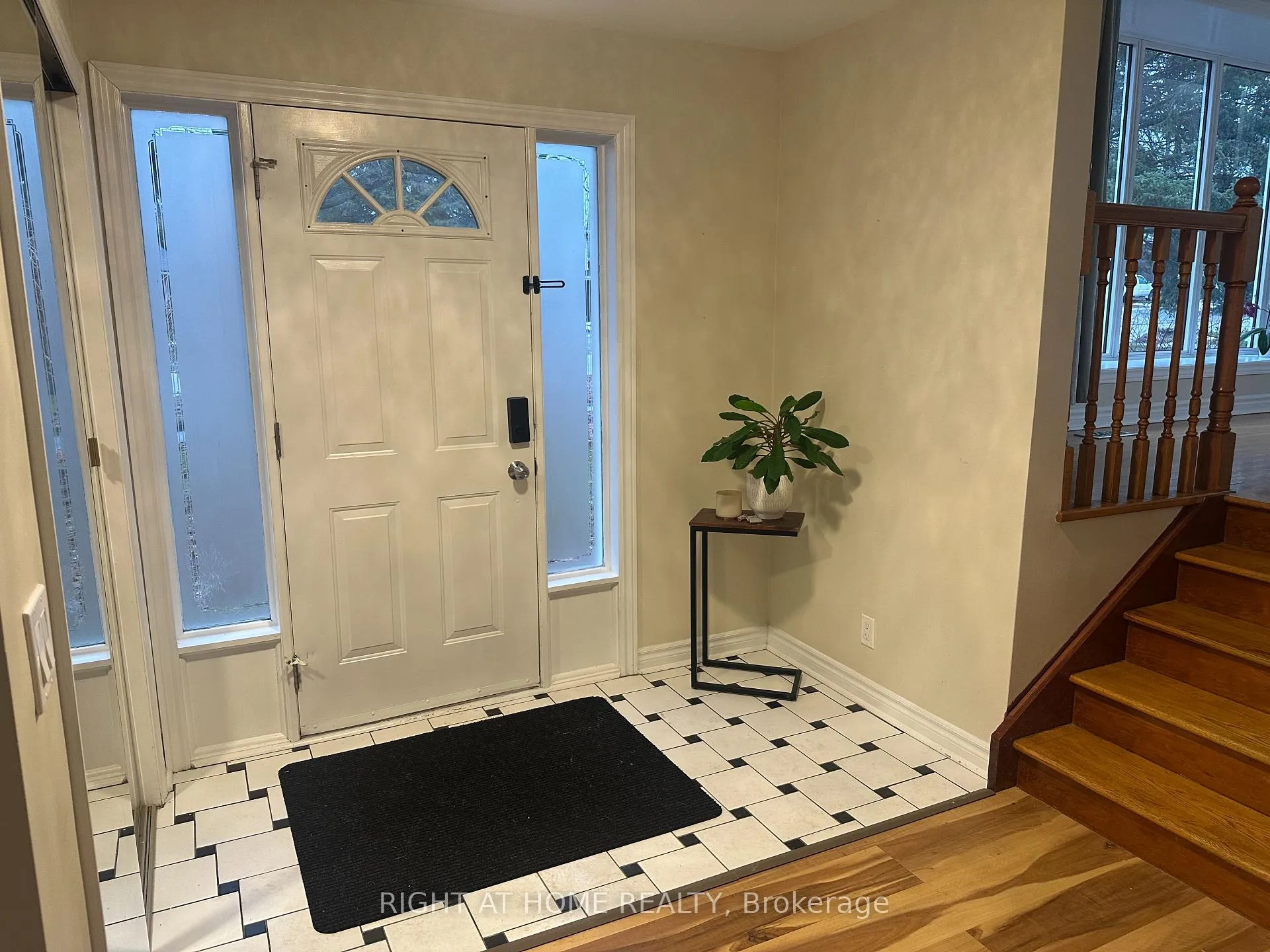Photo 10 of 82 Queen Mary Road, Kingston, Central City West — HOMEH