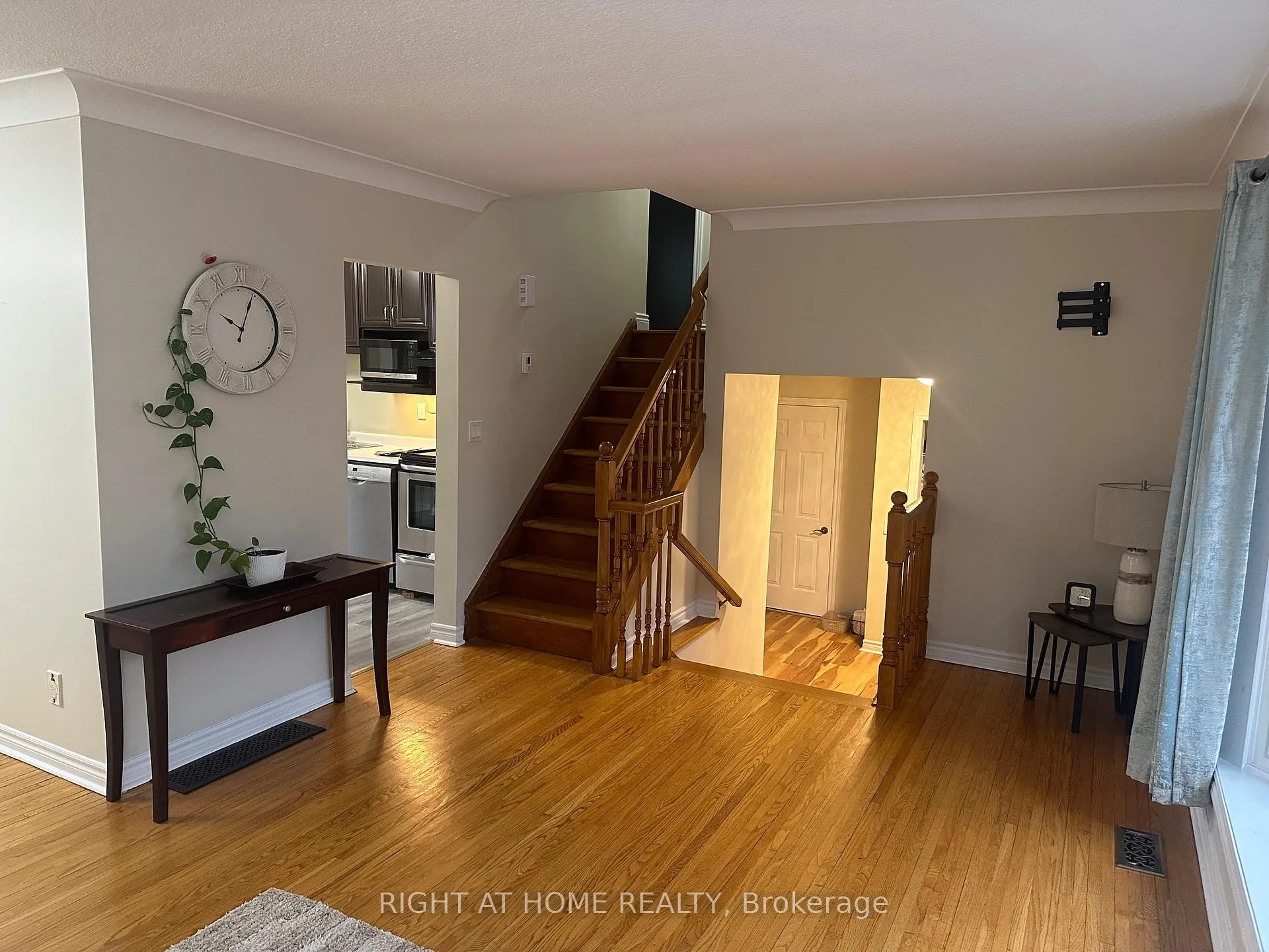 Photo 12 of 82 Queen Mary Road, Kingston, Central City West — HOMEH