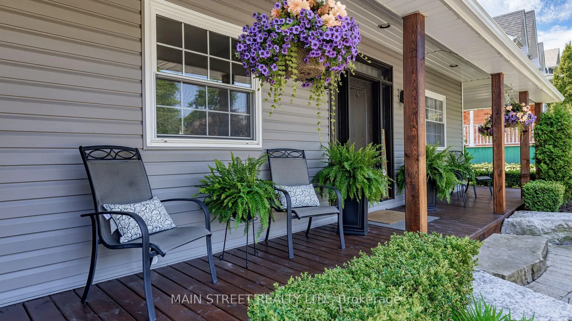 Photo 4 of 132 King Street W, Uxbridge — HOMEH