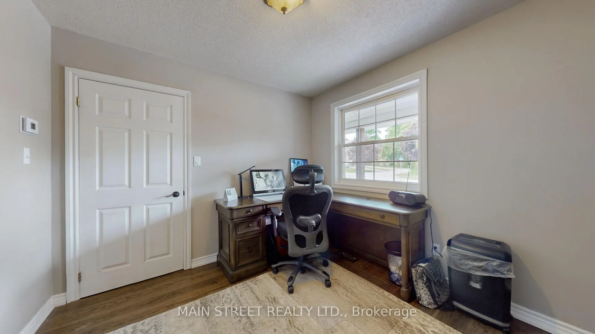 Photo 11 of 132 King Street W, Uxbridge — HOMEH