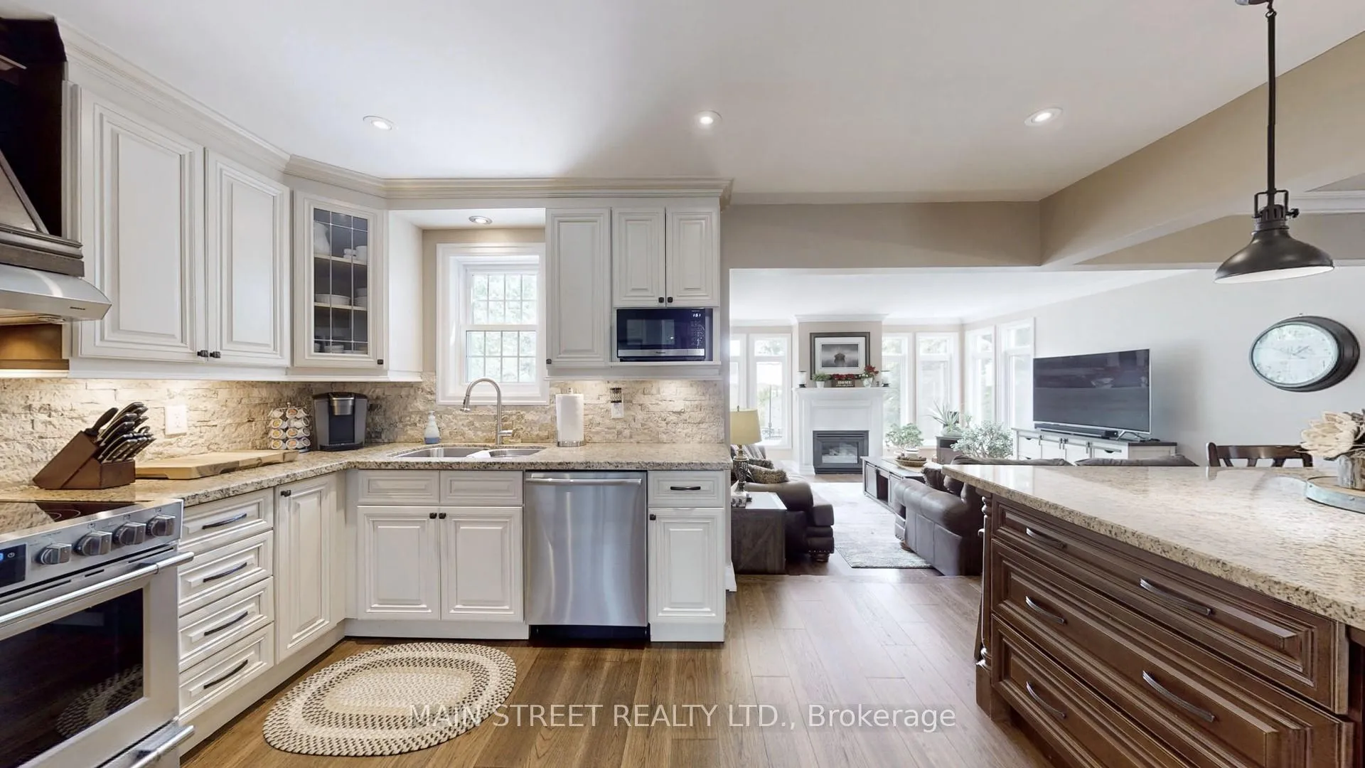 Photo 13 of 132 King Street W, Uxbridge — HOMEH
