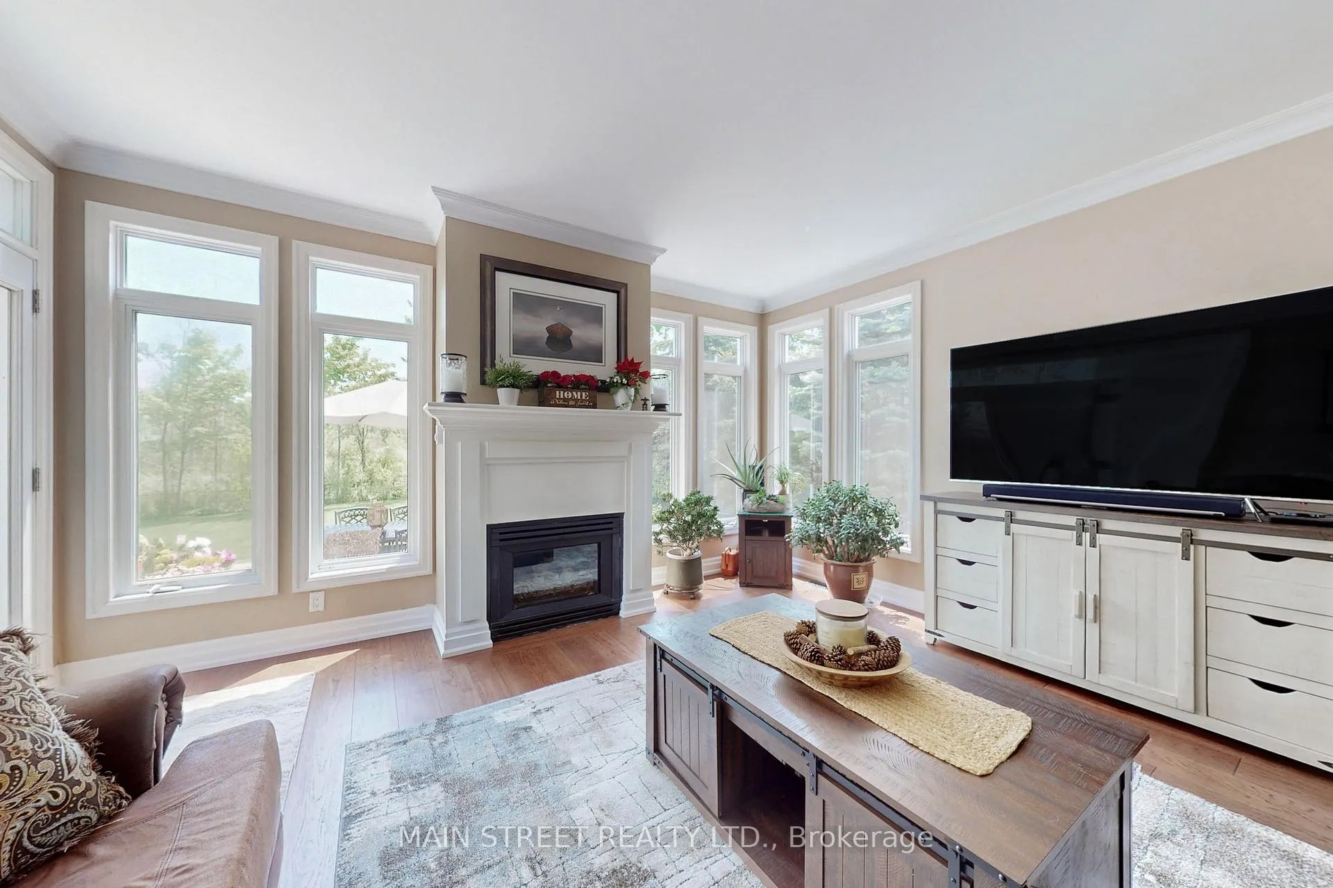 Photo 17 of 132 King Street W, Uxbridge — HOMEH