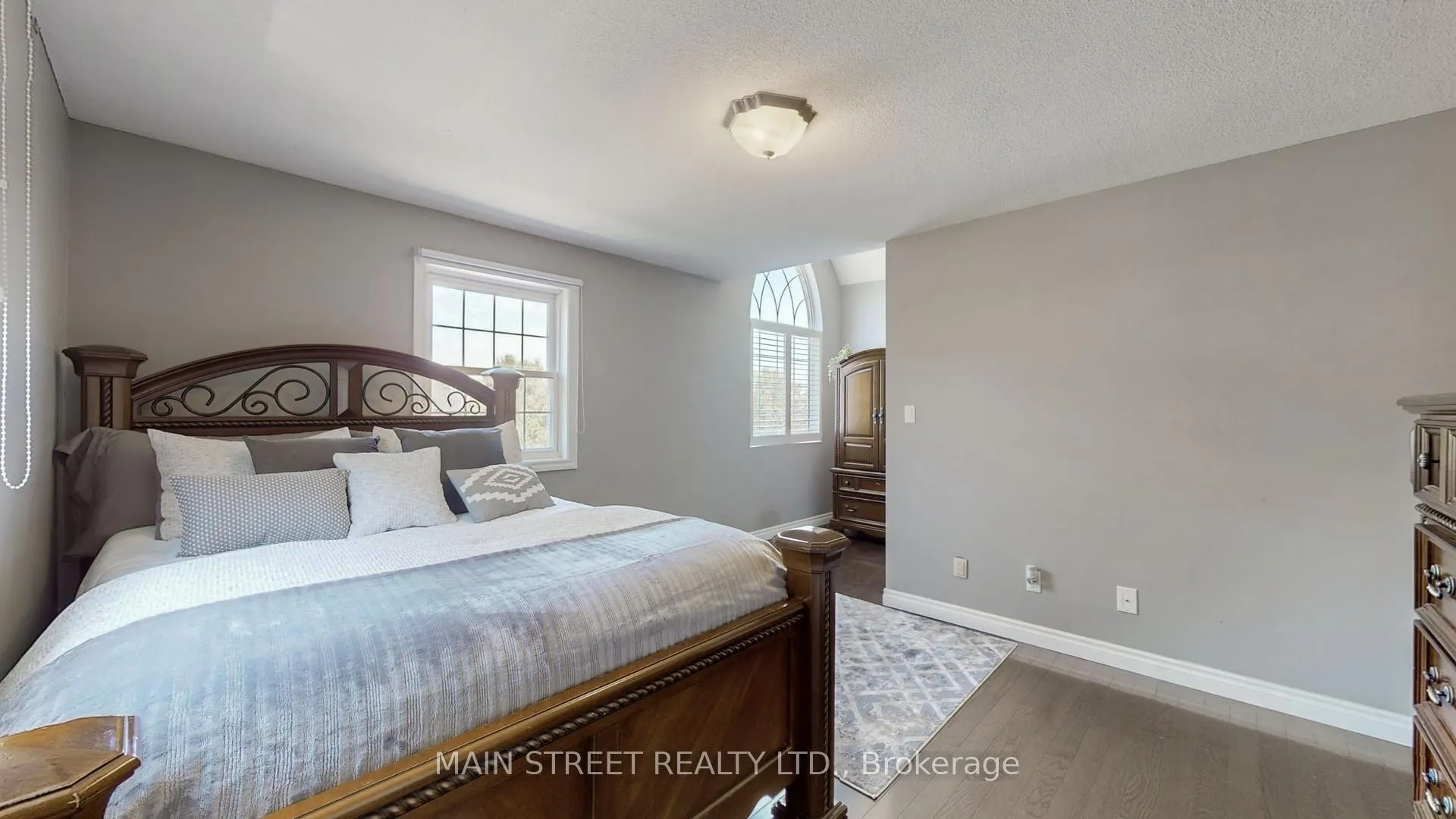 Photo 21 of 132 King Street W, Uxbridge — HOMEH