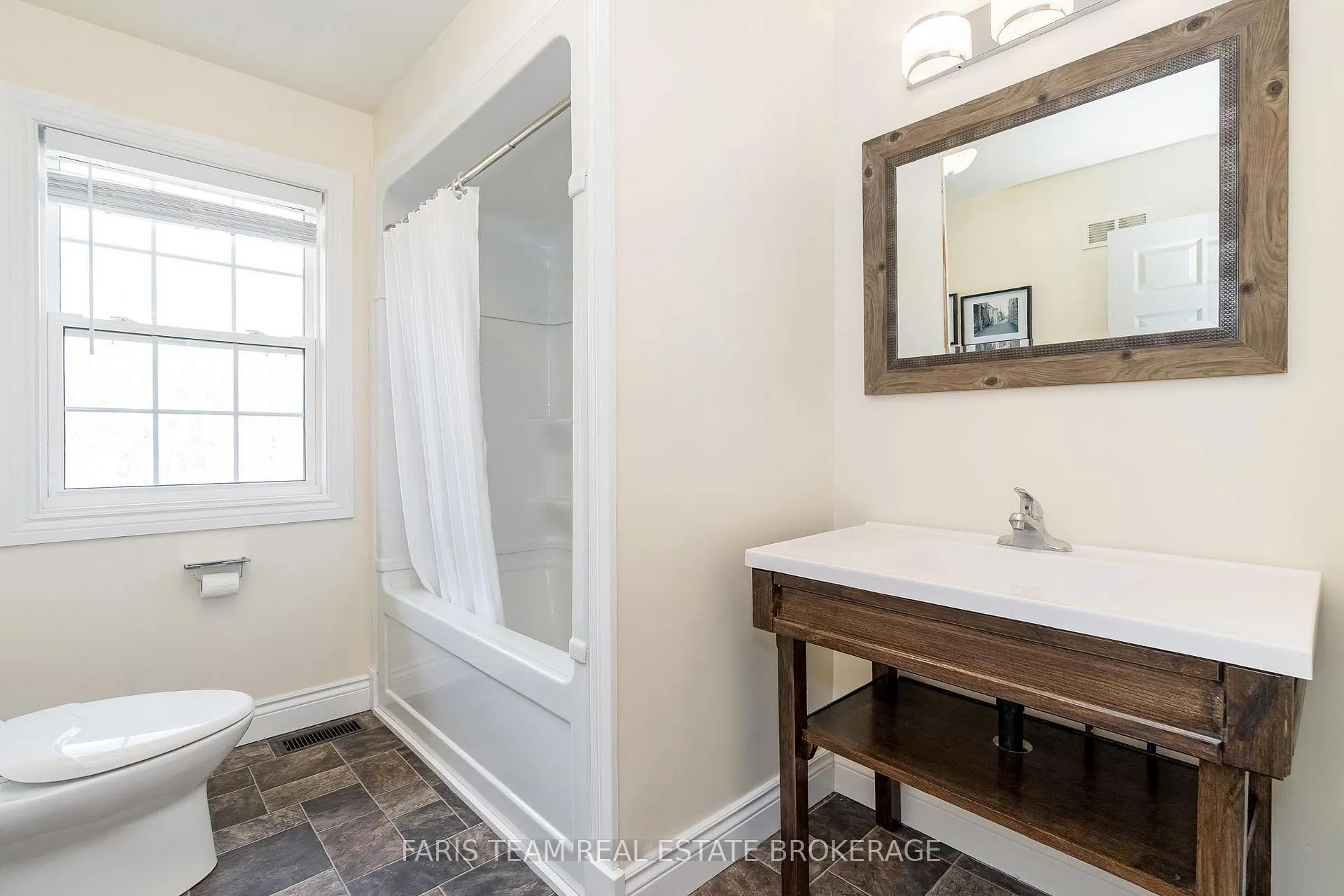 Photo 25 of 66 Meadows Avenue, Tay, Waubaushene — HOMEH