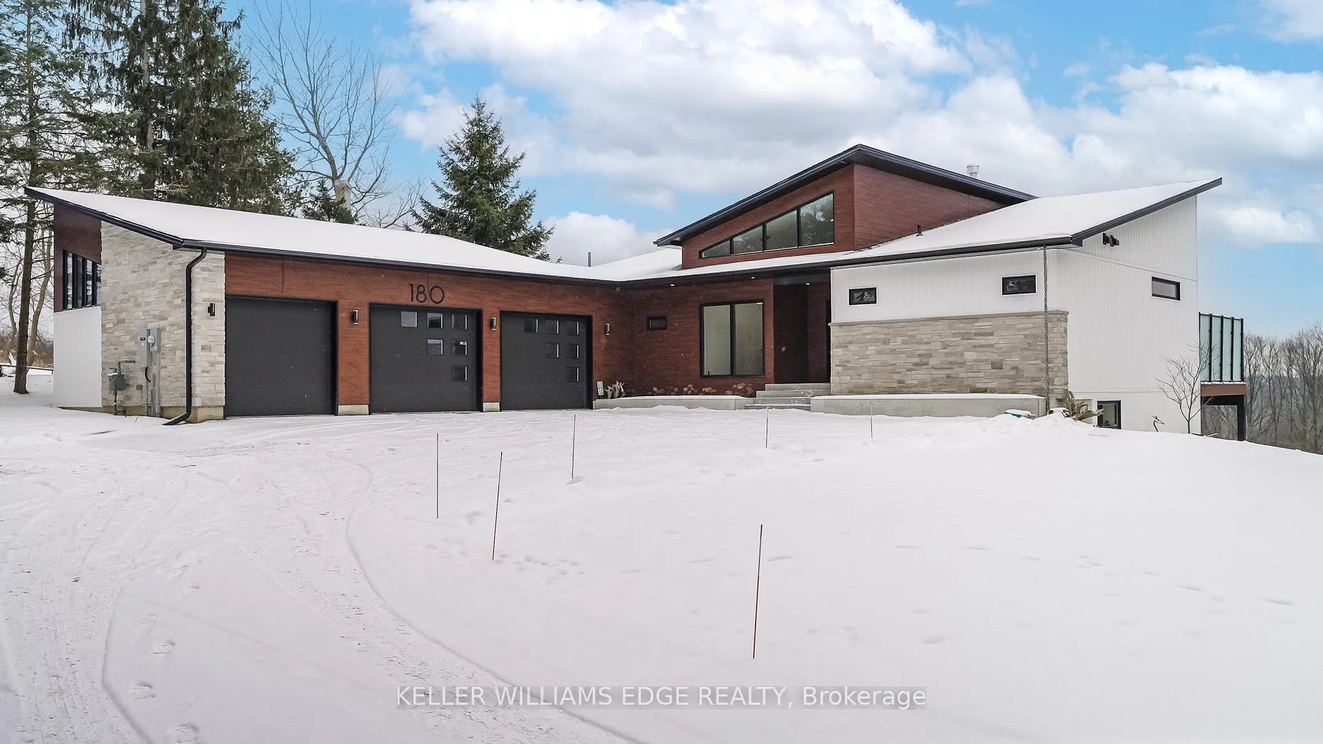 Photo 1 of 180 Weirs Lane, Hamilton, Dundas — HOMEH