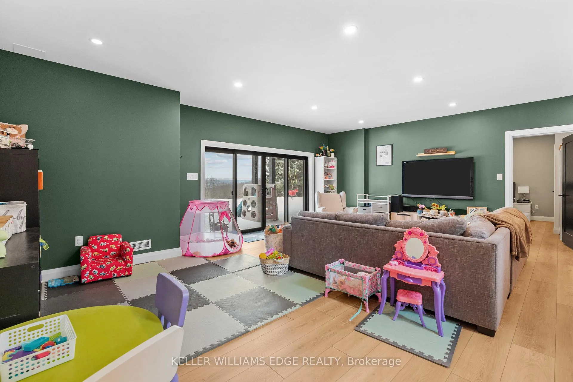 Photo 17 of 180 Weirs Lane, Hamilton, Dundas — HOMEH