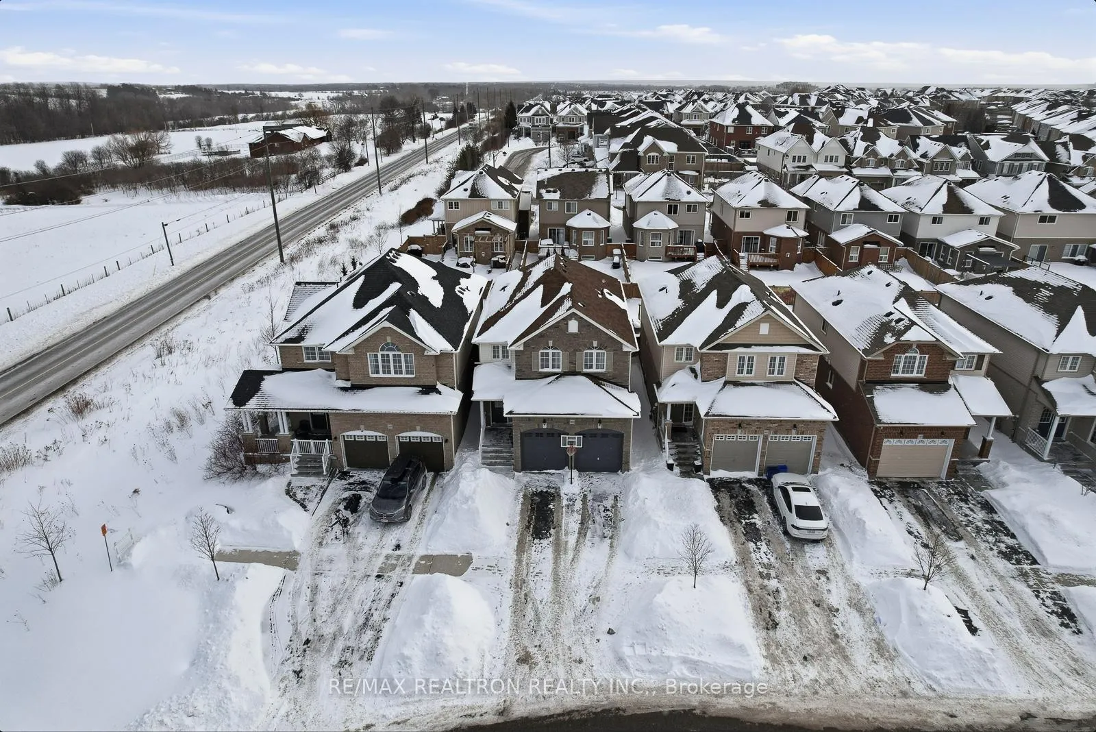 Photo 4 of 1493 Dunedin Crescent, Oshawa, Taunton — HOMEH