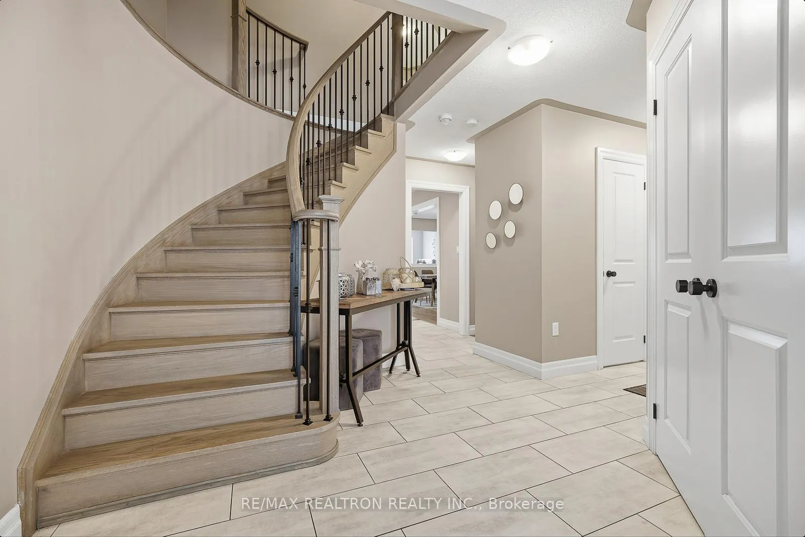 Photo 7 of 1493 Dunedin Crescent, Oshawa, Taunton — HOMEH