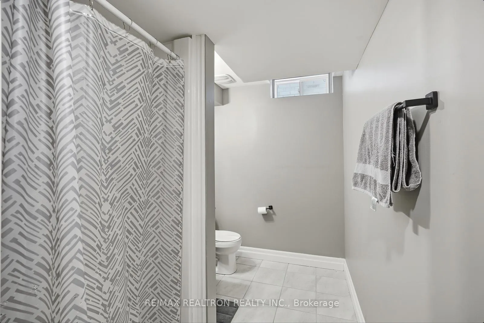 Photo 45 of 1493 Dunedin Crescent, Oshawa, Taunton — HOMEH
