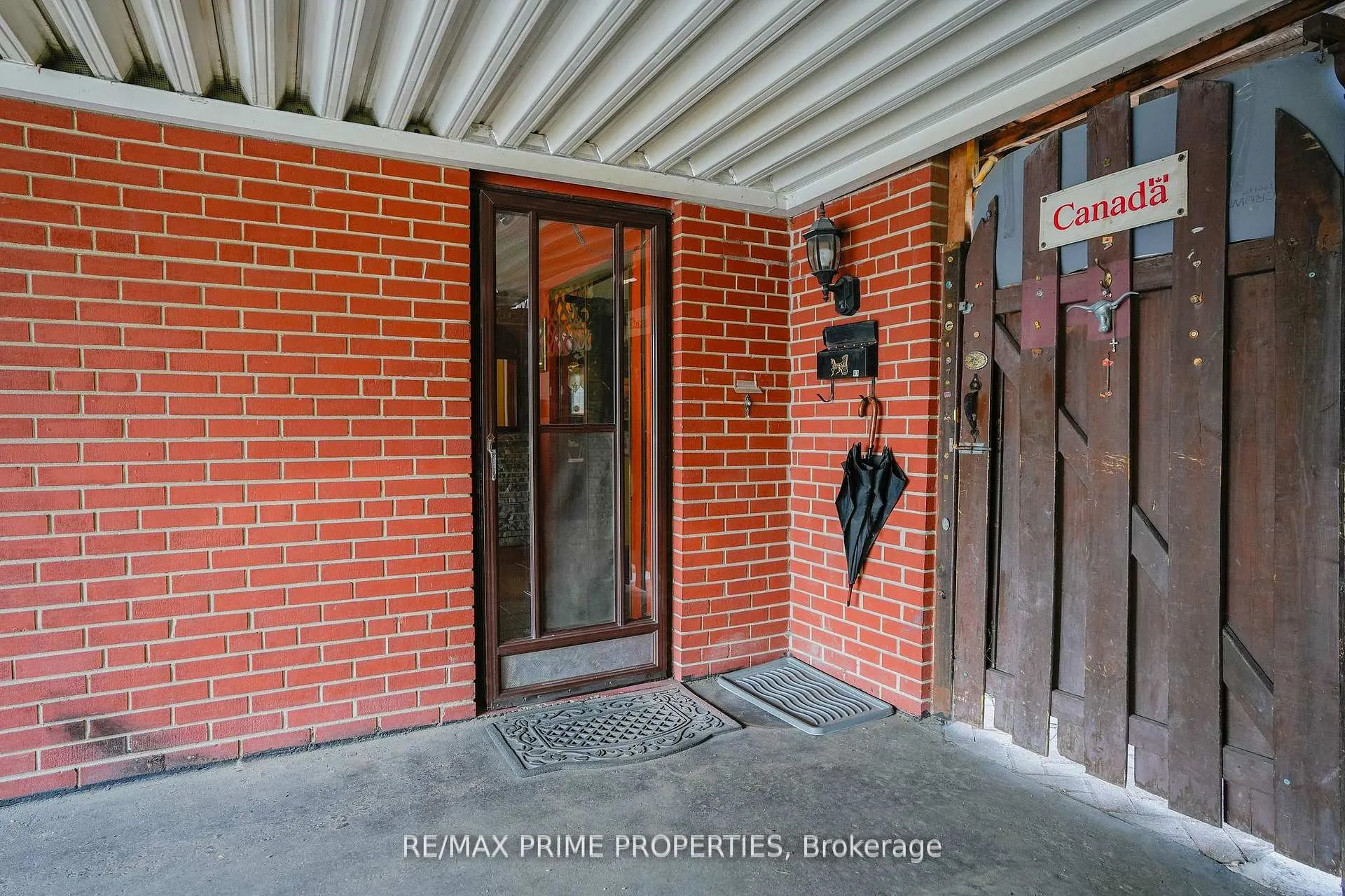 Photo 8 of 81 Silverstone Drive, Etobicoke, Mount Olive-Silverstone-Jamestown — HOMEH