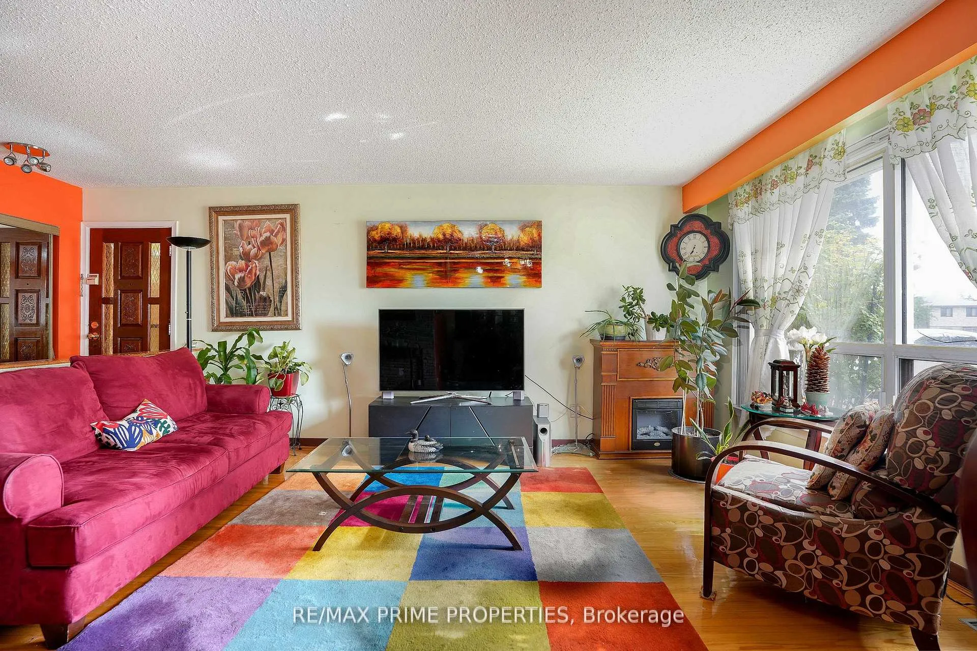 Photo 11 of 81 Silverstone Drive, Etobicoke, Mount Olive-Silverstone-Jamestown — HOMEH