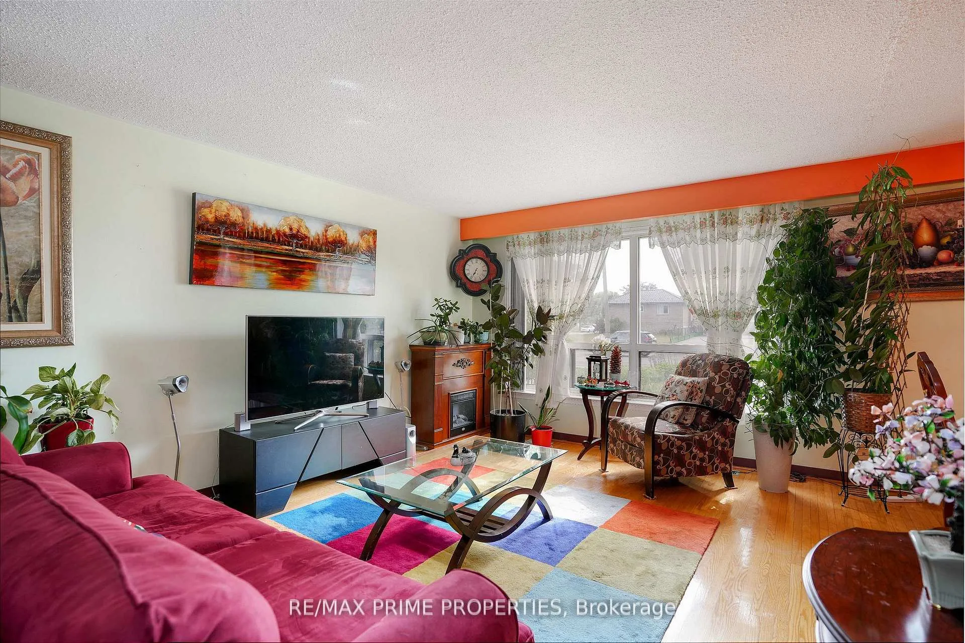 Photo 12 of 81 Silverstone Drive, Etobicoke, Mount Olive-Silverstone-Jamestown — HOMEH