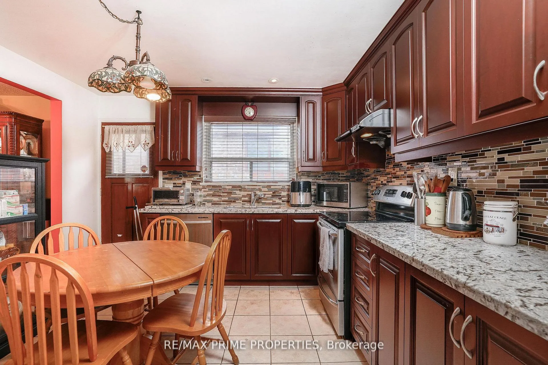 Photo 16 of 81 Silverstone Drive, Etobicoke, Mount Olive-Silverstone-Jamestown — HOMEH
