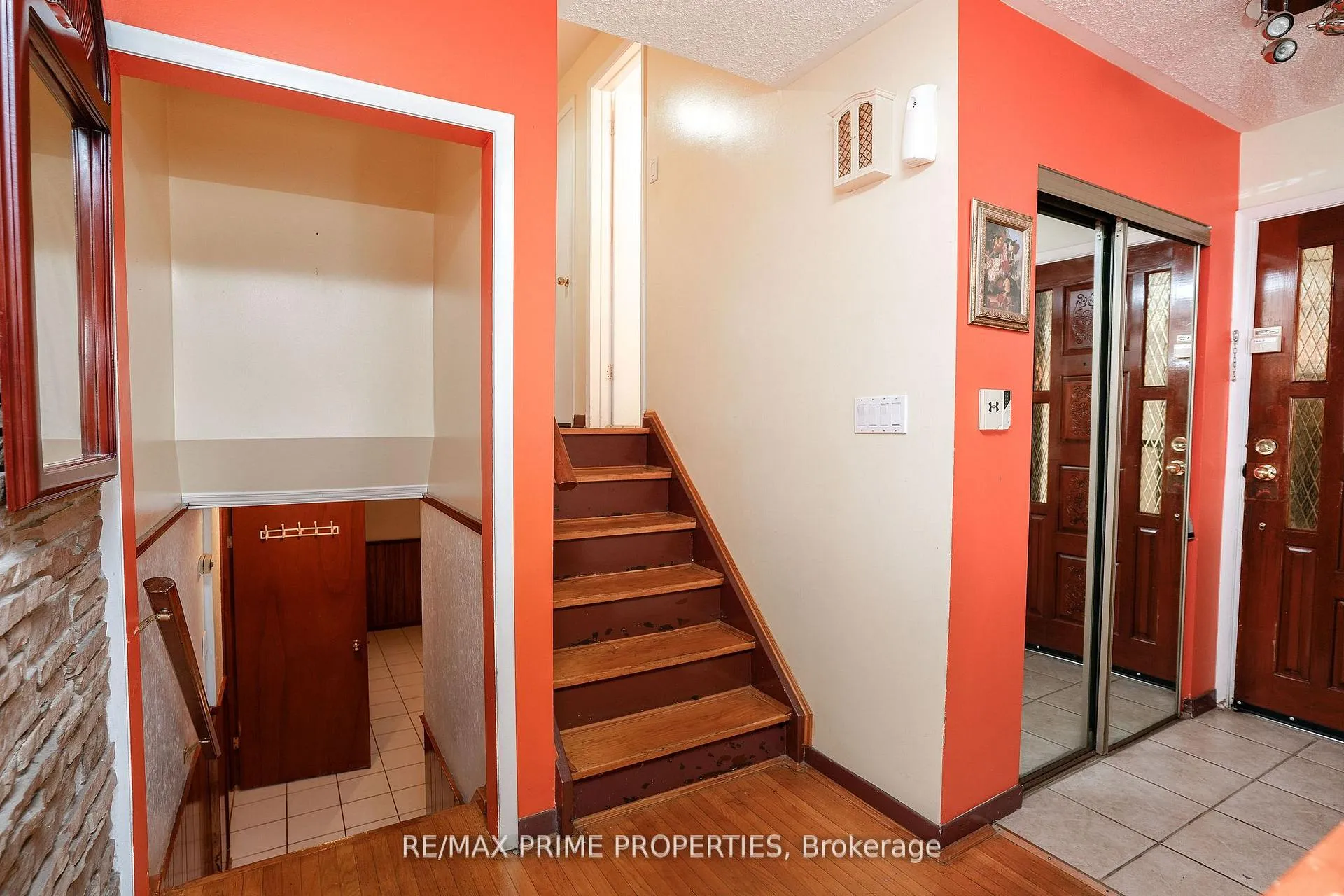 Photo 22 of 81 Silverstone Drive, Etobicoke, Mount Olive-Silverstone-Jamestown — HOMEH
