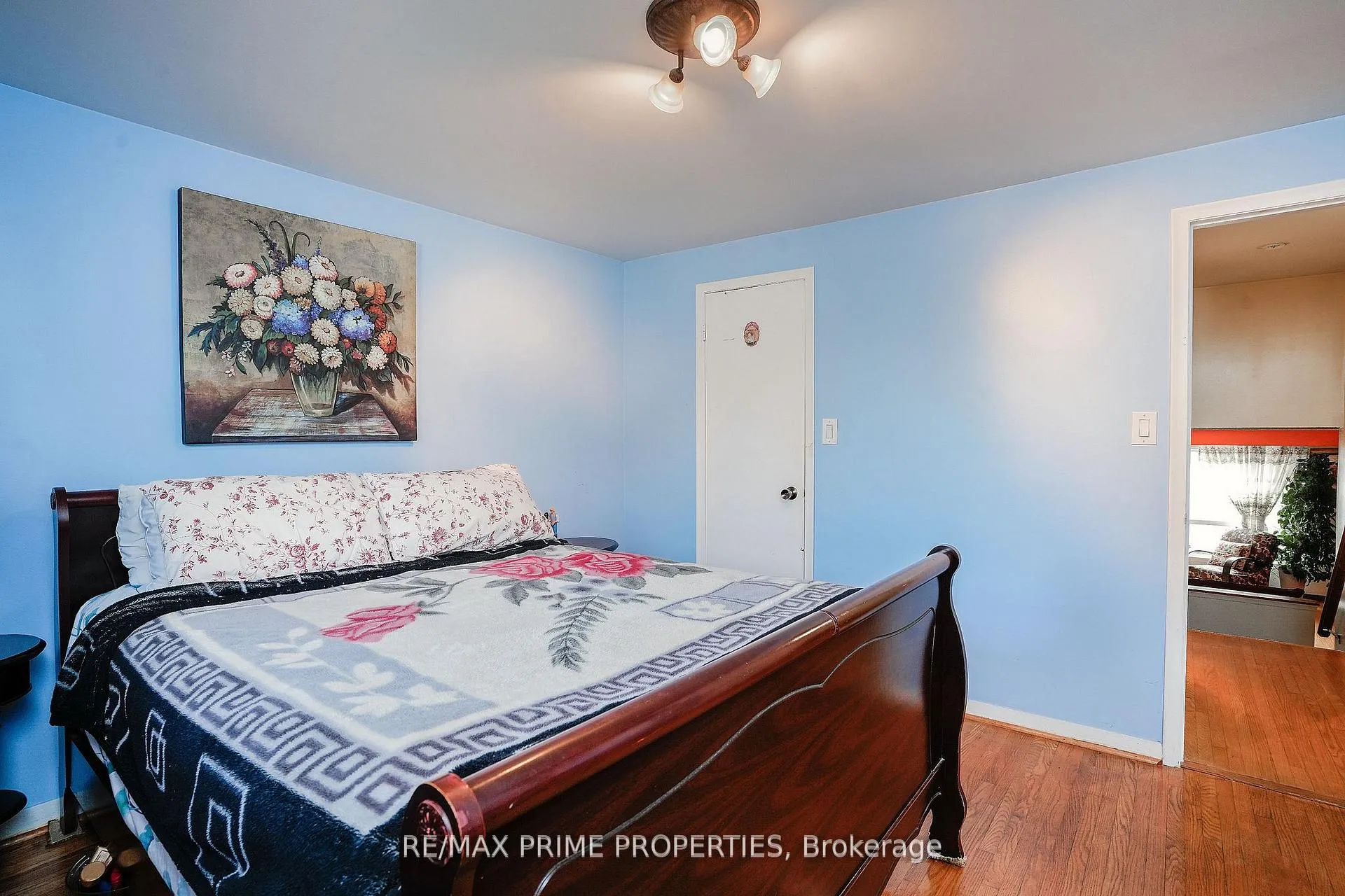 Photo 25 of 81 Silverstone Drive, Etobicoke, Mount Olive-Silverstone-Jamestown — HOMEH