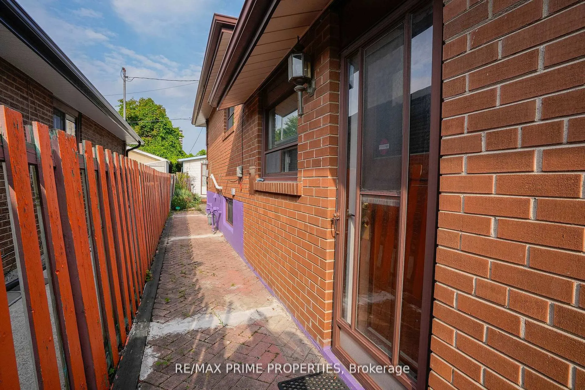 Photo 48 of 81 Silverstone Drive, Etobicoke, Mount Olive-Silverstone-Jamestown — HOMEH
