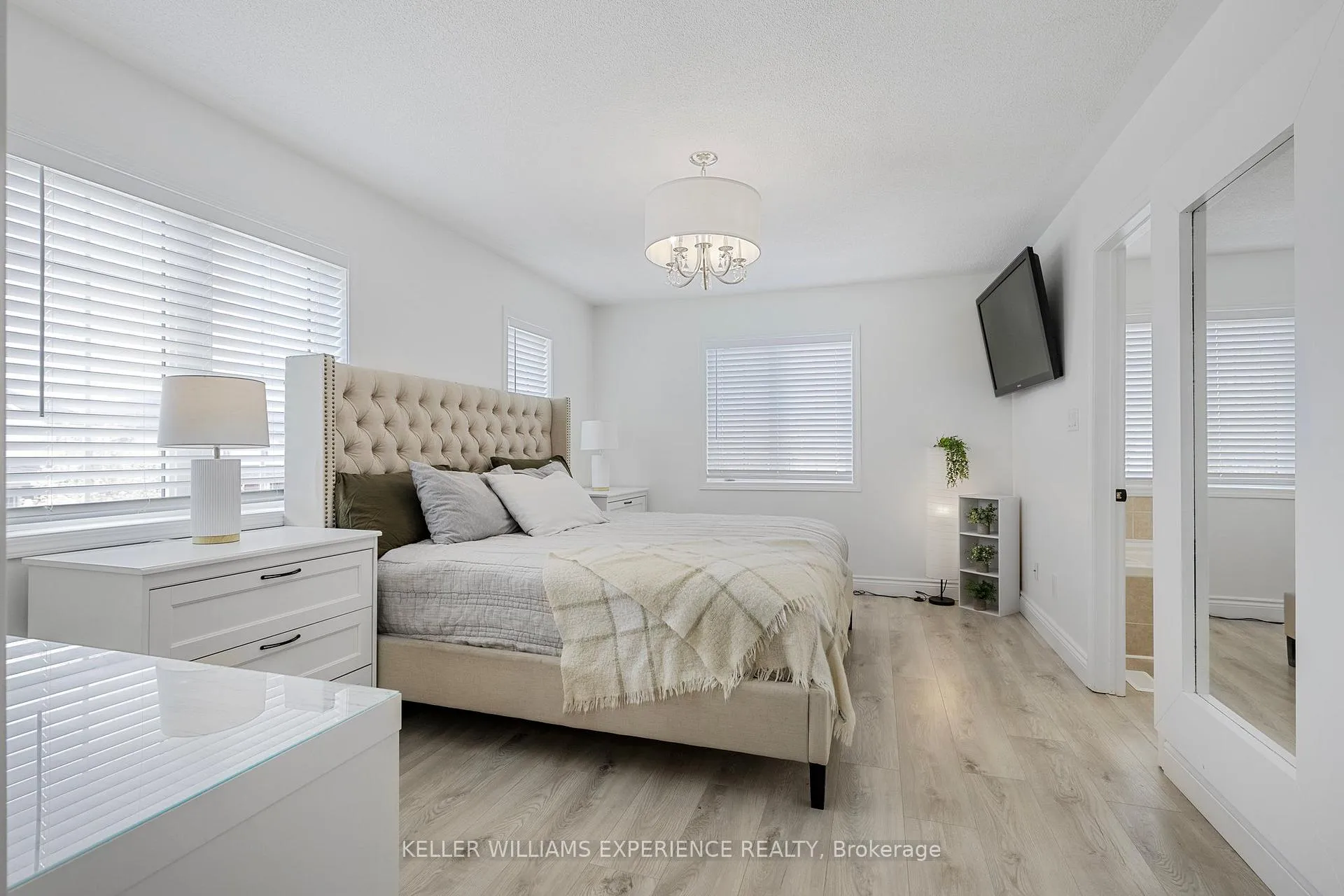 Photo 11 of 129 Stonemount Crescent, Essa, Angus — HOMEH