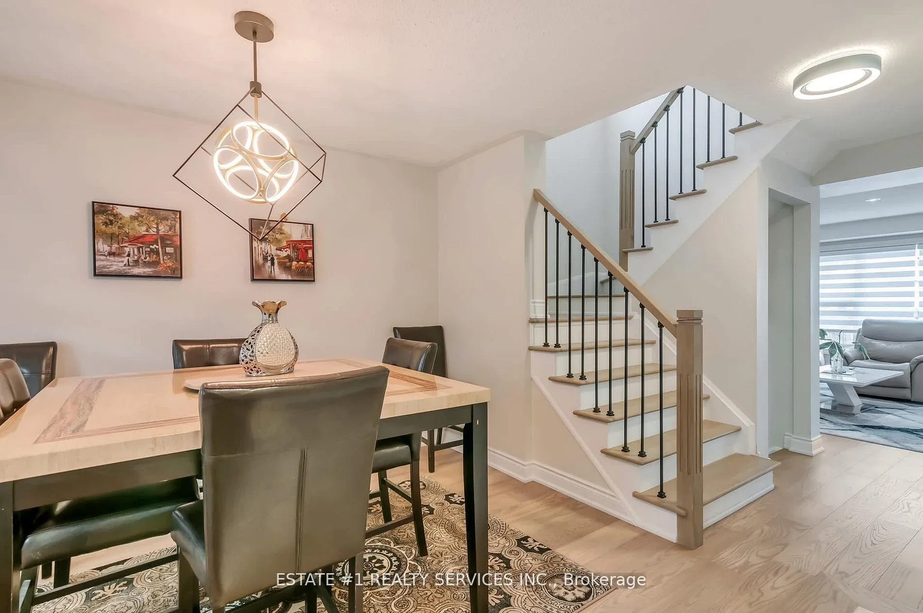 Photo 4 of 68 Ponymeadow Way, Brampton, Credit Valley — HOMEH