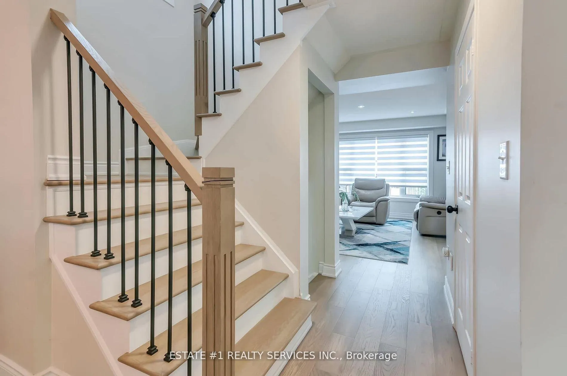 Photo 7 of 68 Ponymeadow Way, Brampton, Credit Valley — HOMEH