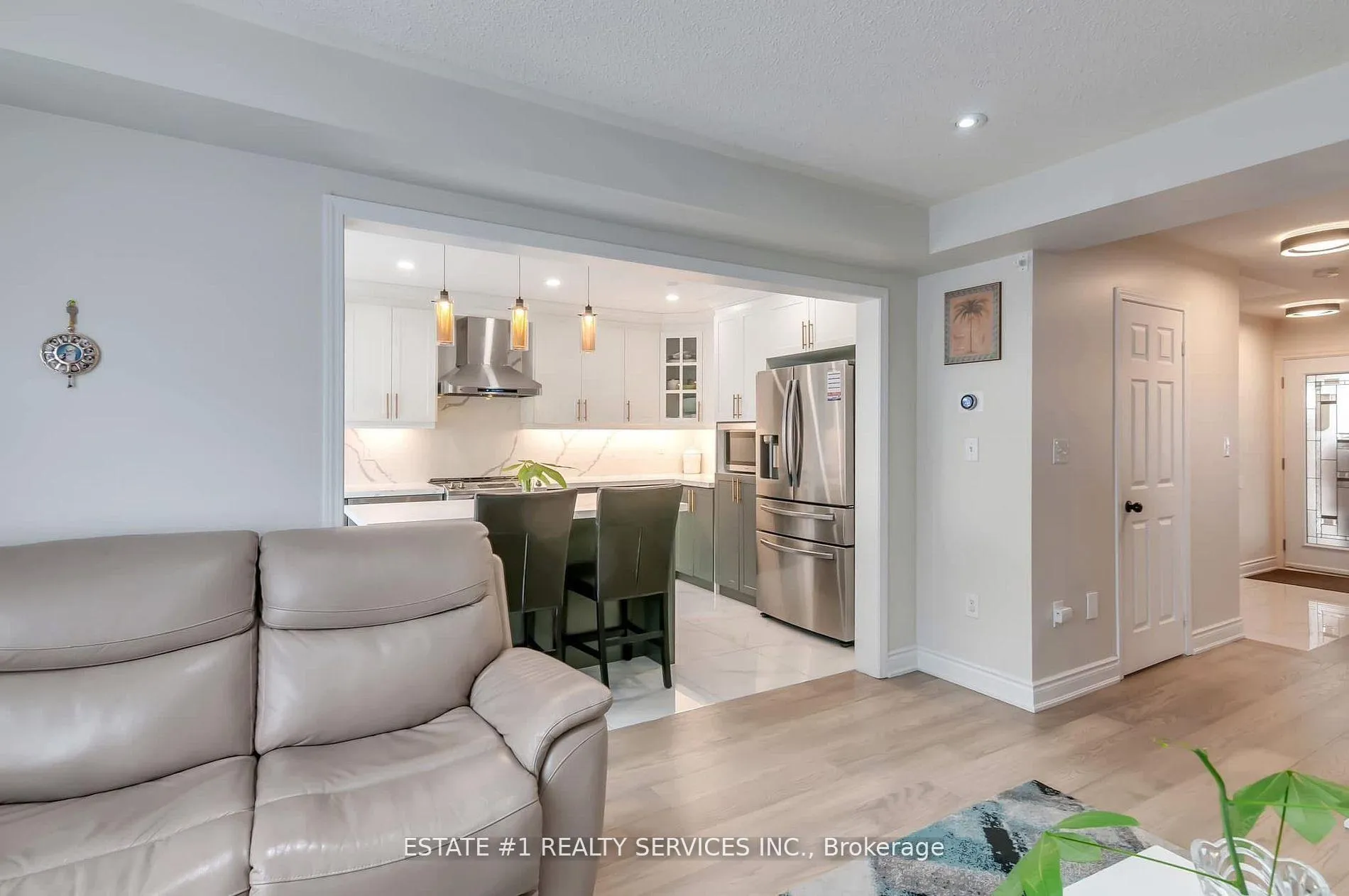 Photo 8 of 68 Ponymeadow Way, Brampton, Credit Valley — HOMEH