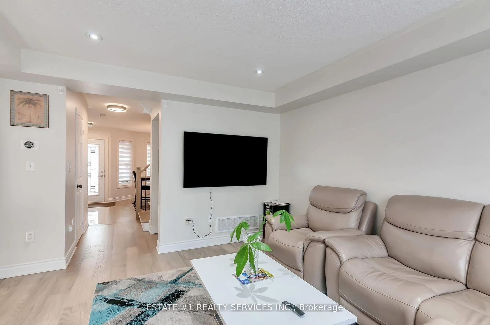 Photo 9 of 68 Ponymeadow Way, Brampton, Credit Valley — HOMEH