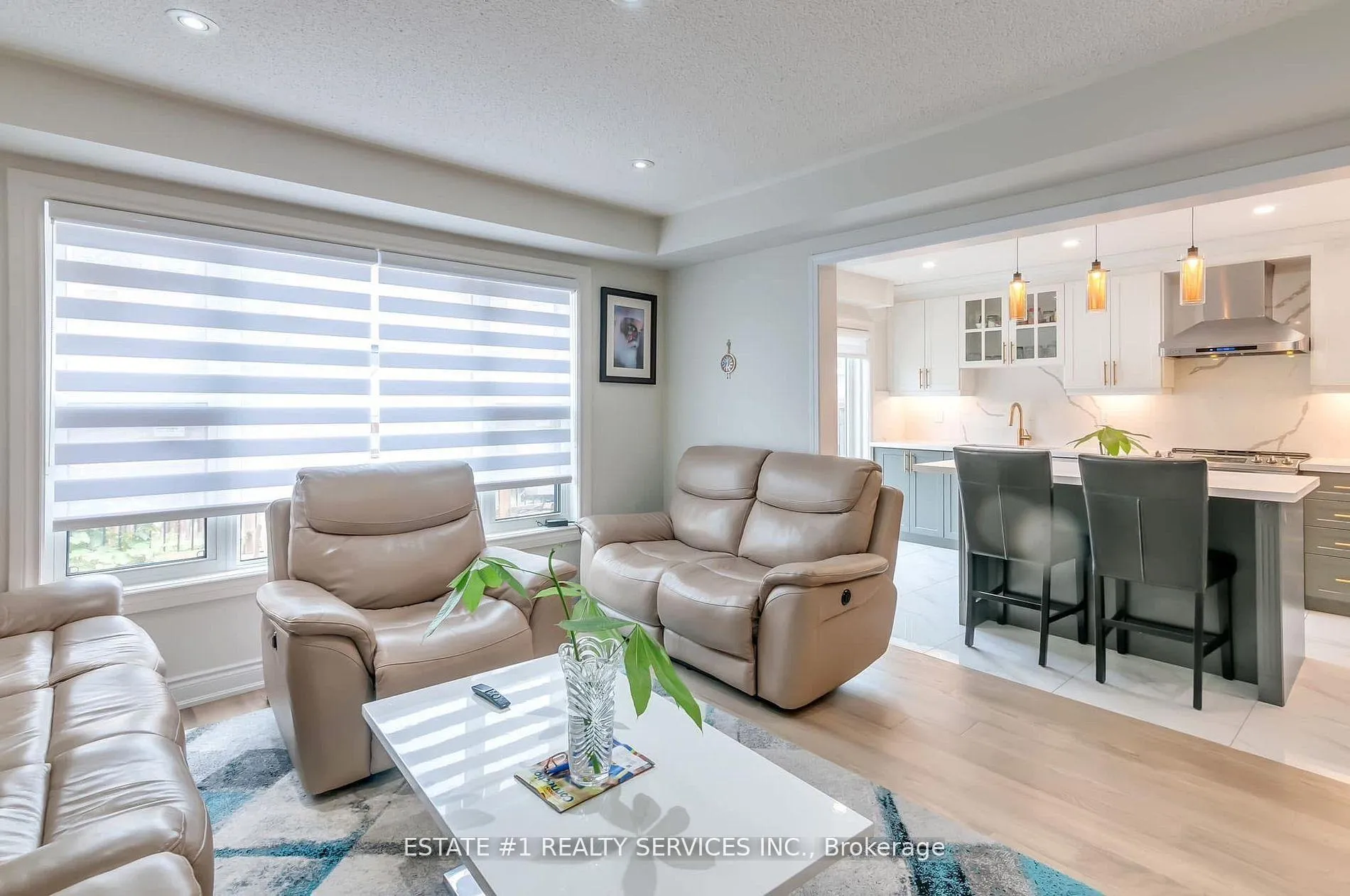 Photo 10 of 68 Ponymeadow Way, Brampton, Credit Valley — HOMEH