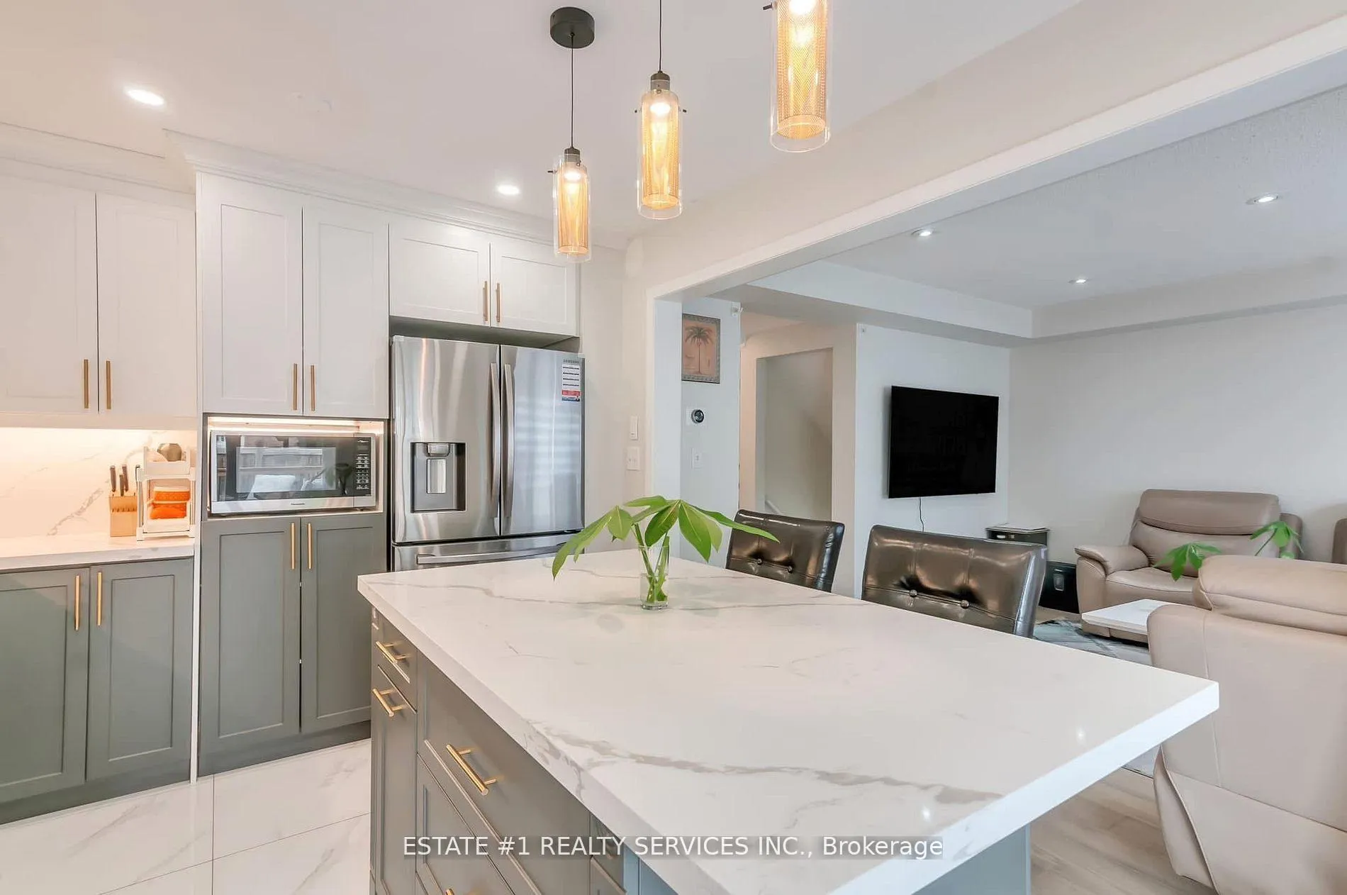 Photo 11 of 68 Ponymeadow Way, Brampton, Credit Valley — HOMEH