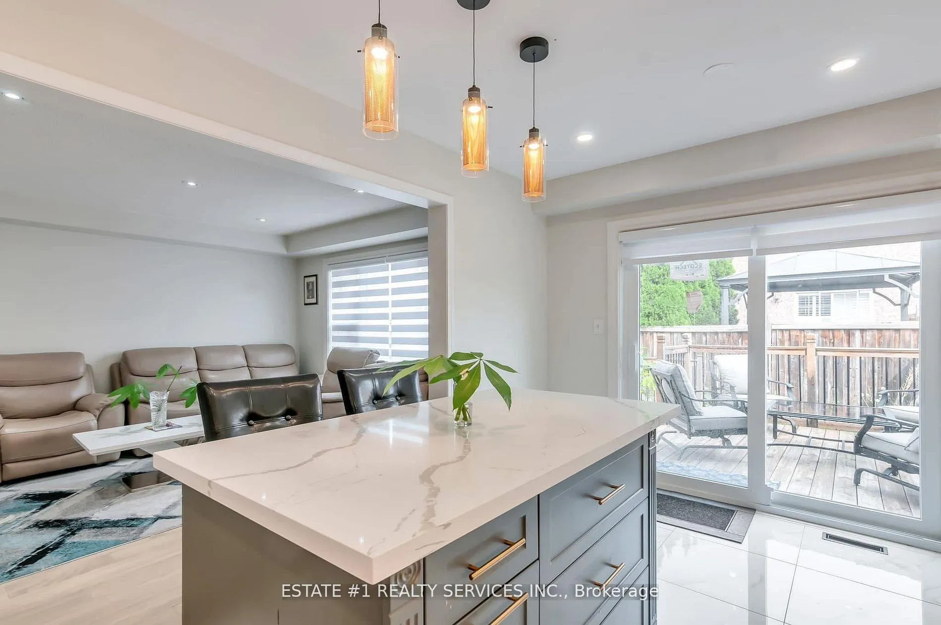 Photo 12 of 68 Ponymeadow Way, Brampton, Credit Valley — HOMEH