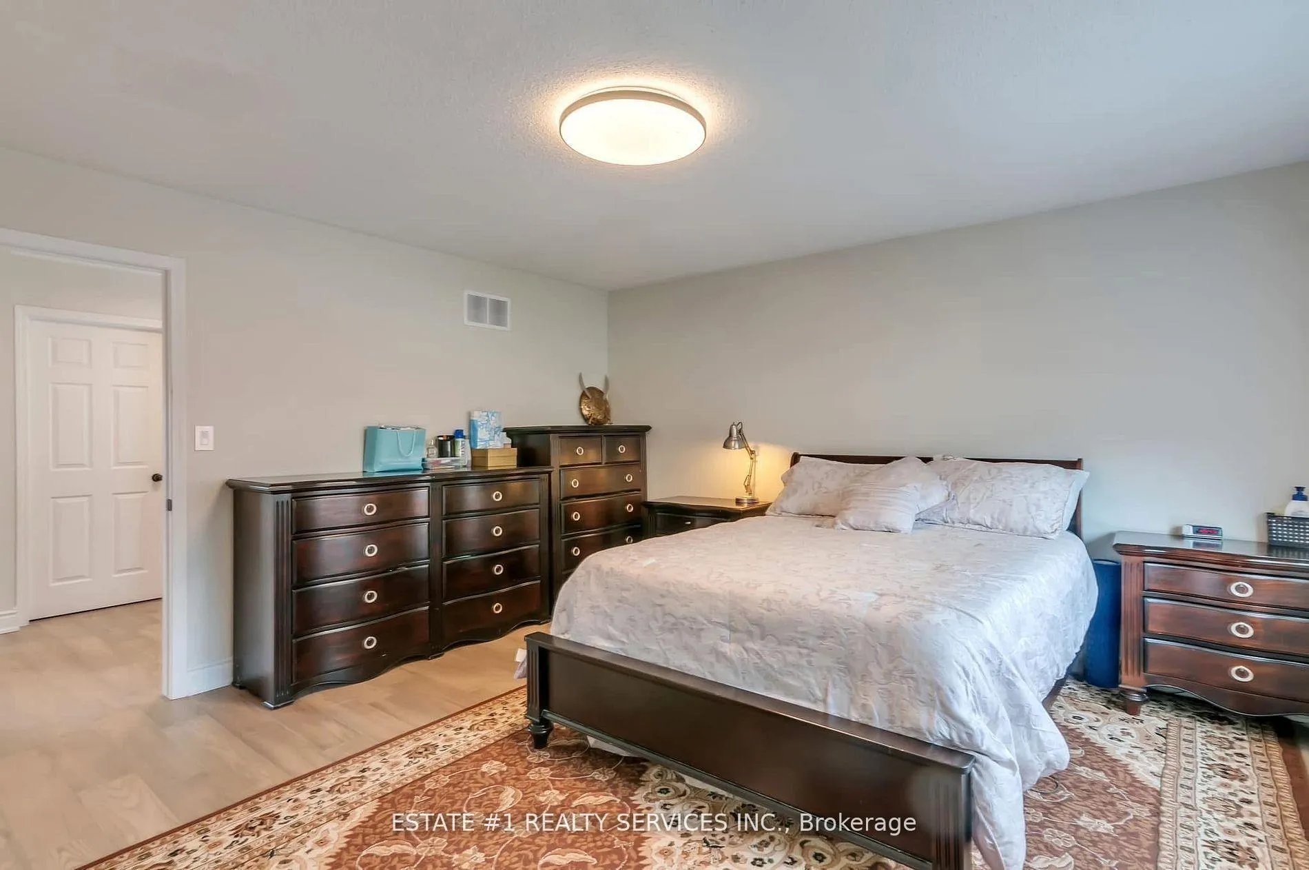 Photo 17 of 68 Ponymeadow Way, Brampton, Credit Valley — HOMEH
