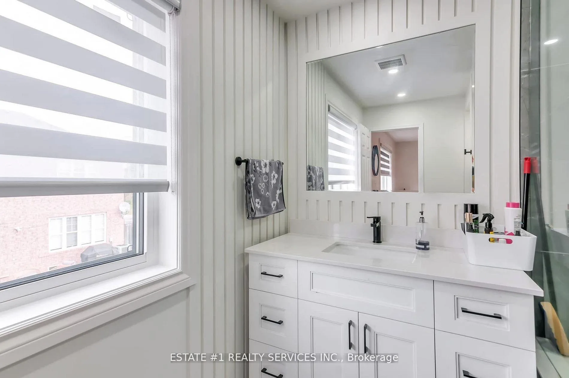 Photo 20 of 68 Ponymeadow Way, Brampton, Credit Valley — HOMEH